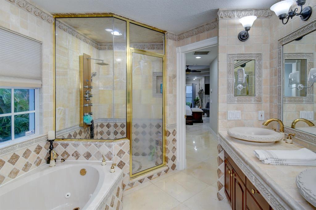 TWIN RIVERS - Residential