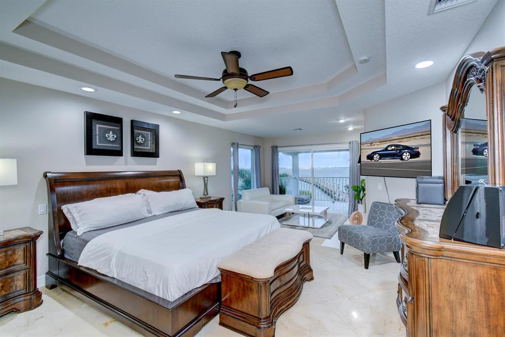 TWIN RIVERS - Residential