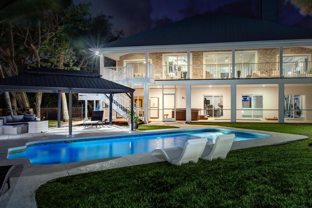 TWIN RIVERS - Residential