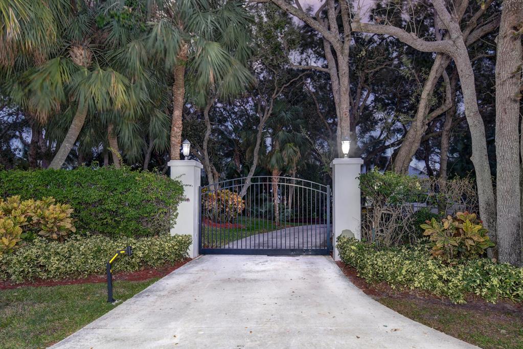 TWIN RIVERS - Residential