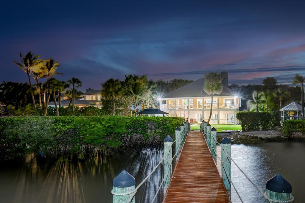 TWIN RIVERS - Residential