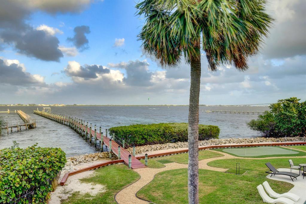 TWIN RIVERS - Residential