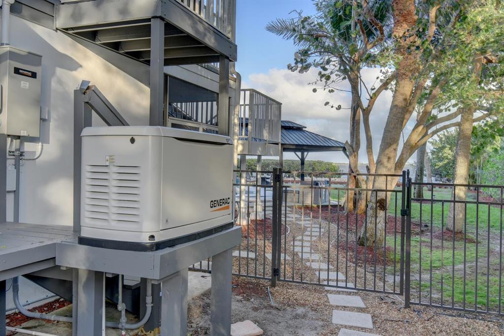 TWIN RIVERS - Residential