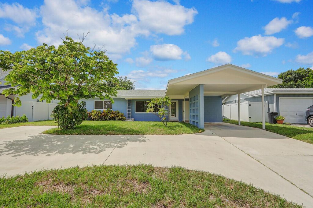 Photo of 295 Balsam Street, Palm Beach Gardens, FL 33410 (MLS # R11020828)