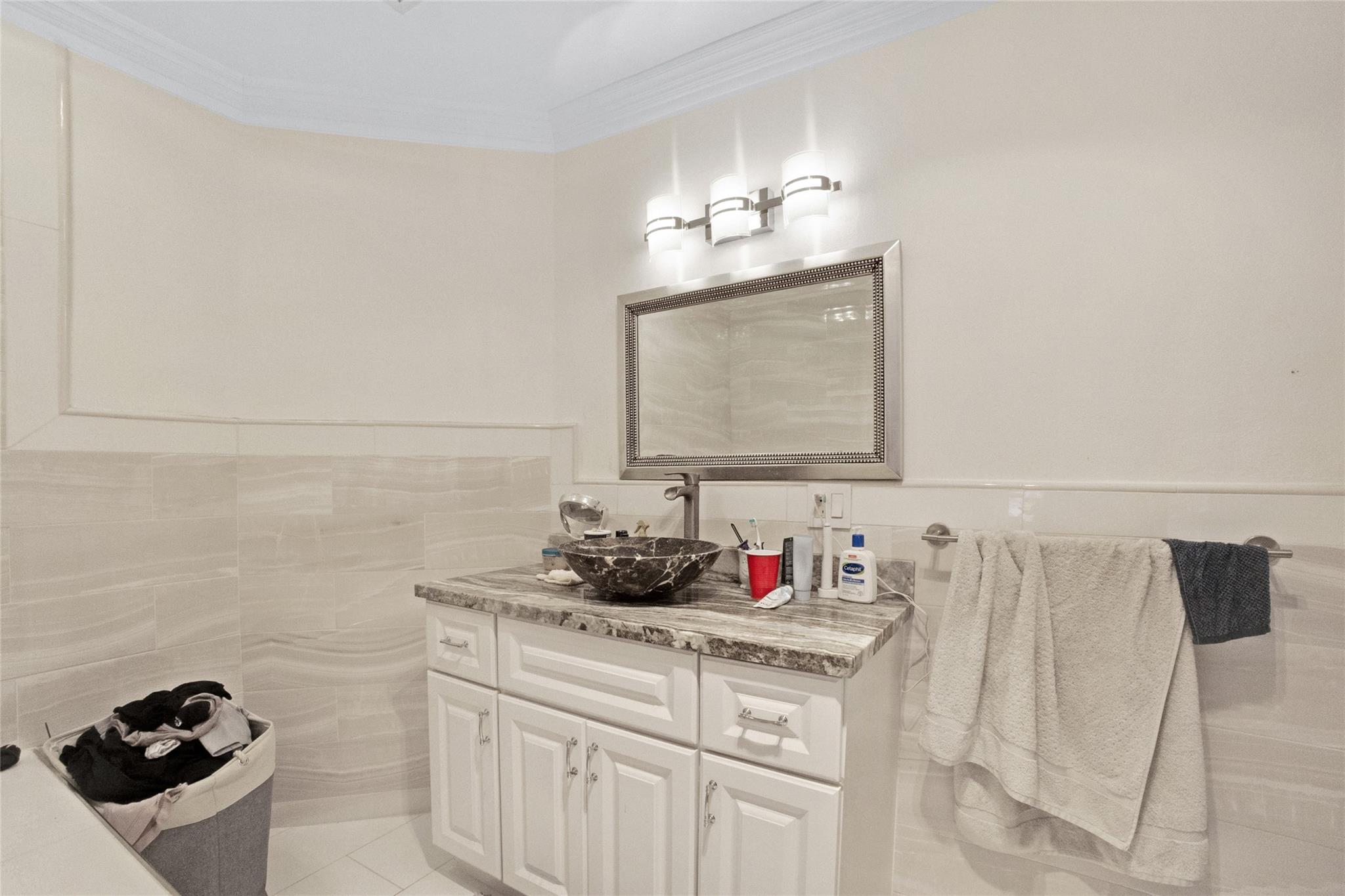 Country Club Isles 42-40 - Residential Lease