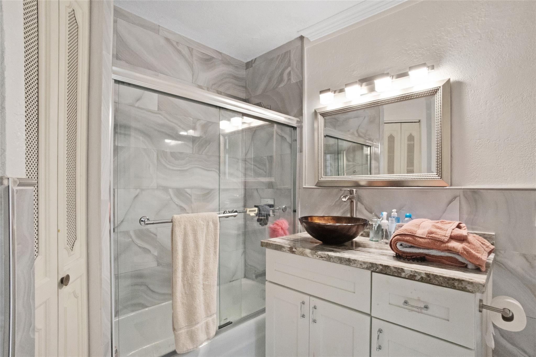 Country Club Isles 42-40 - Residential Lease