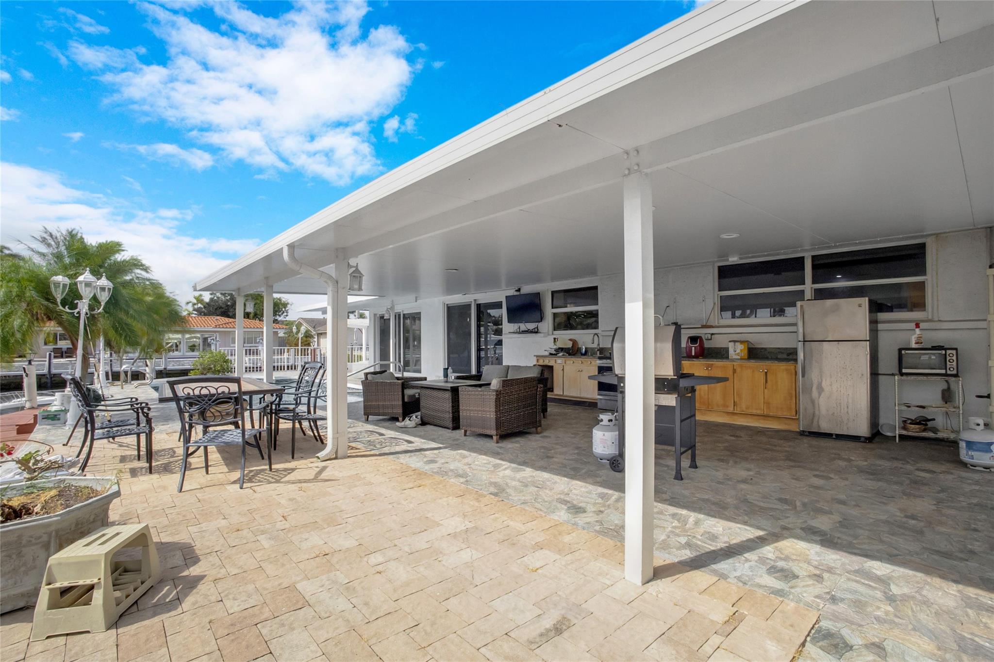 Country Club Isles 42-40 - Residential Lease