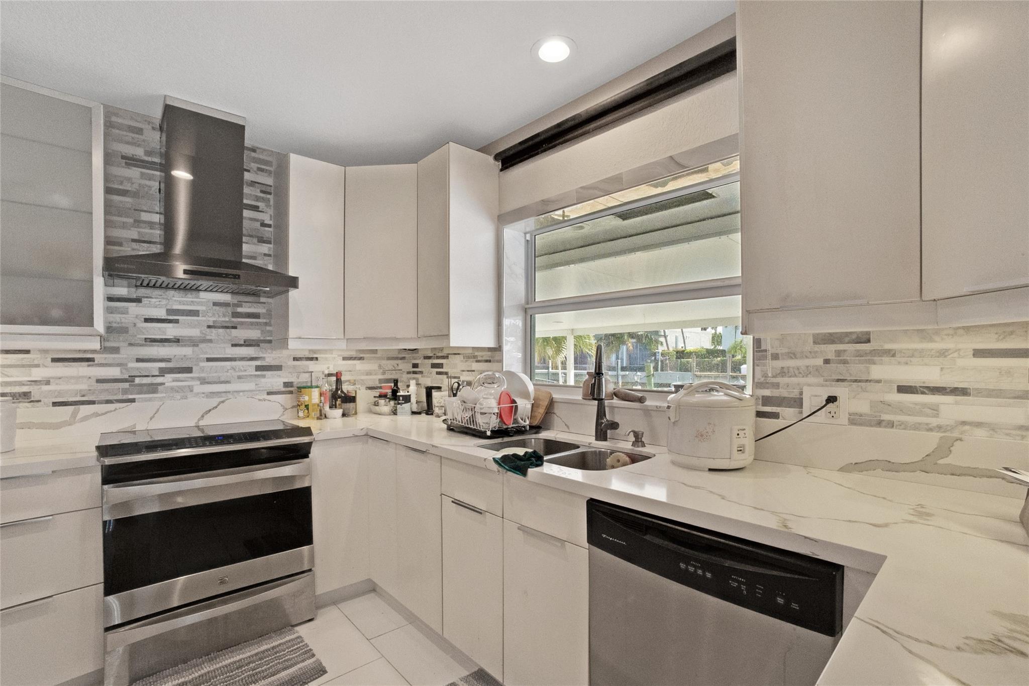 Country Club Isles 42-40 - Residential Lease