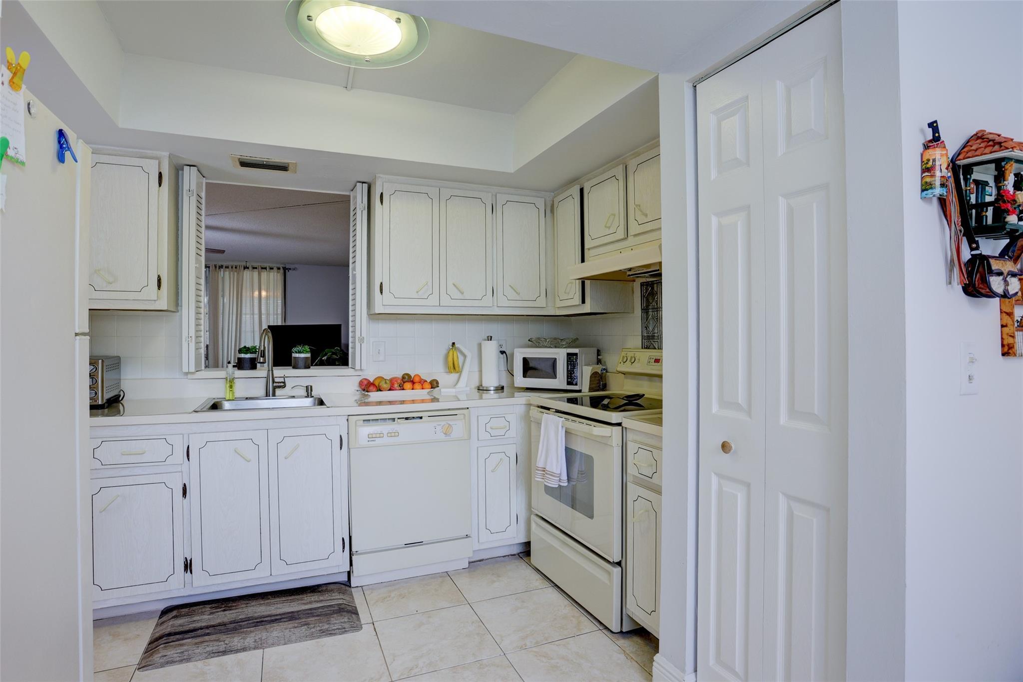 PALM SPRINGS I - Residential