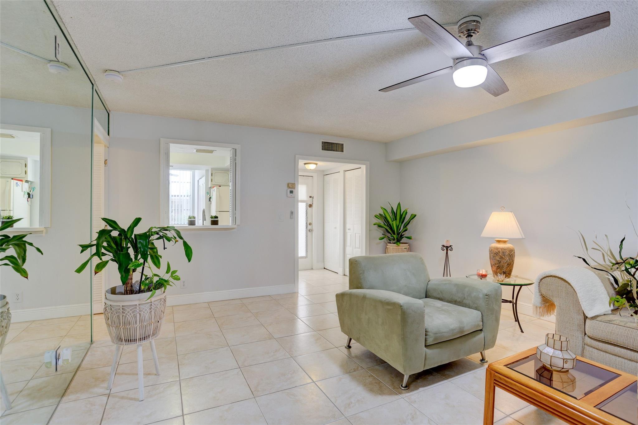 PALM SPRINGS I - Residential