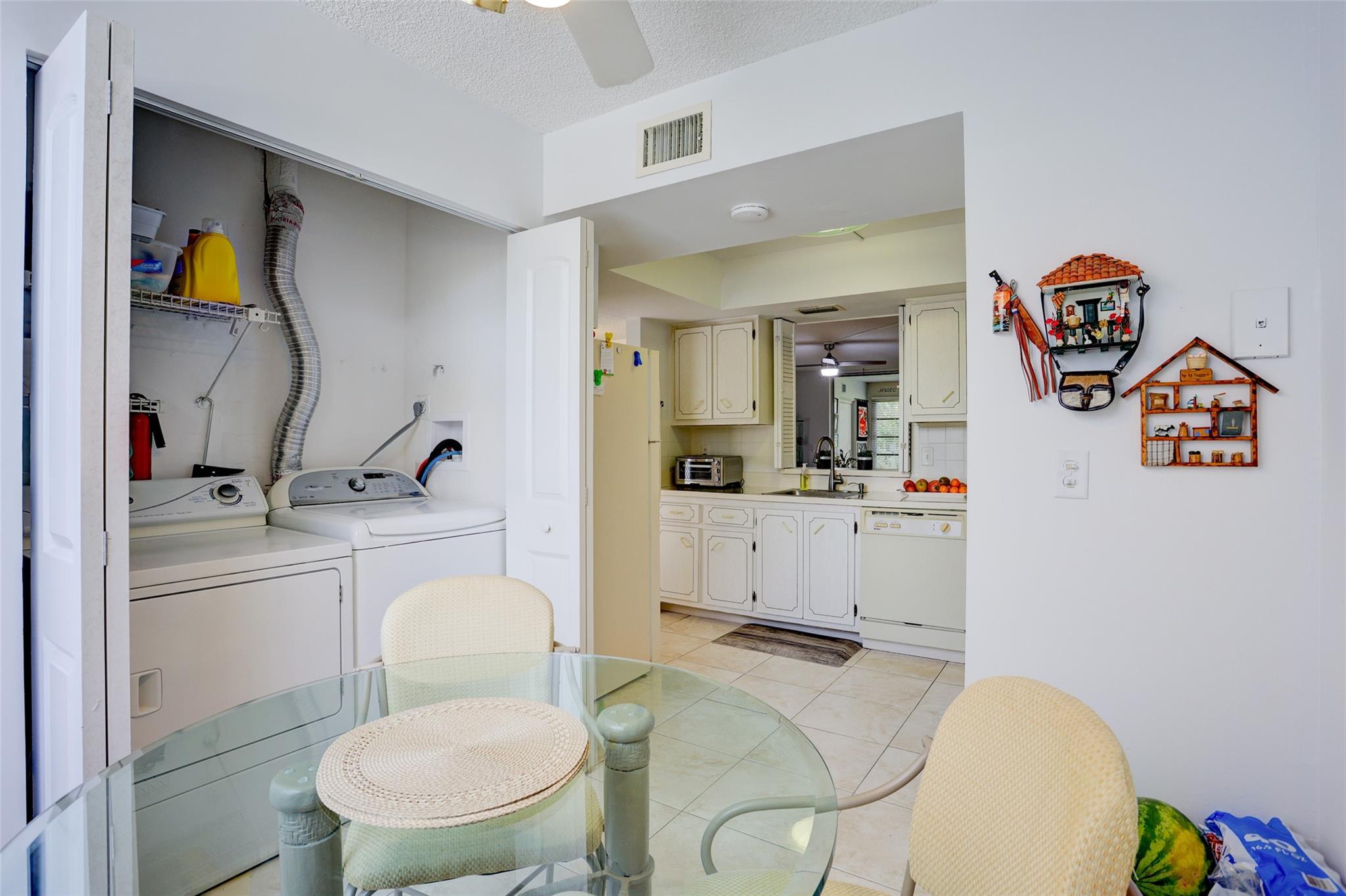 PALM SPRINGS I - Residential