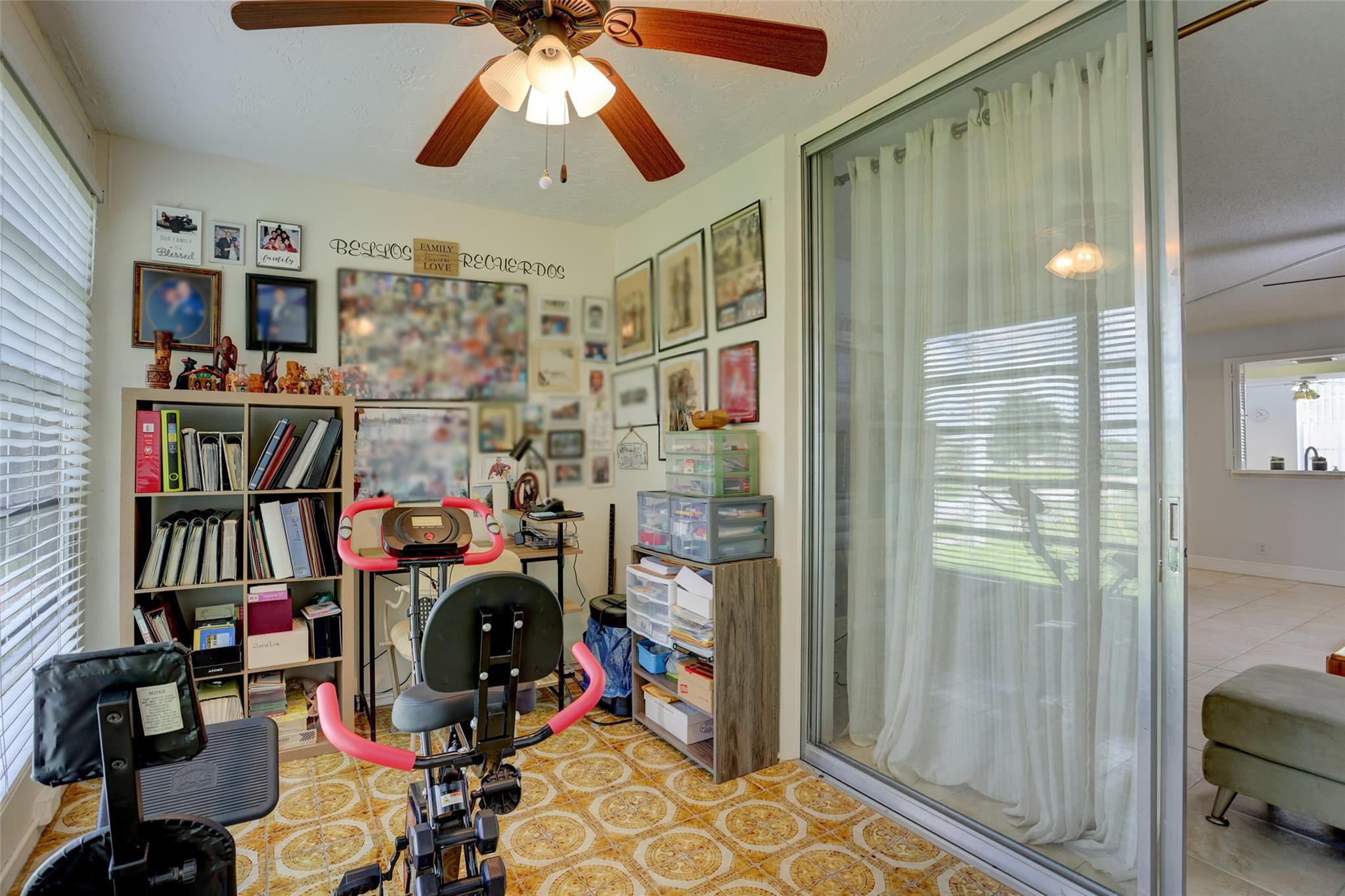 PALM SPRINGS I - Residential