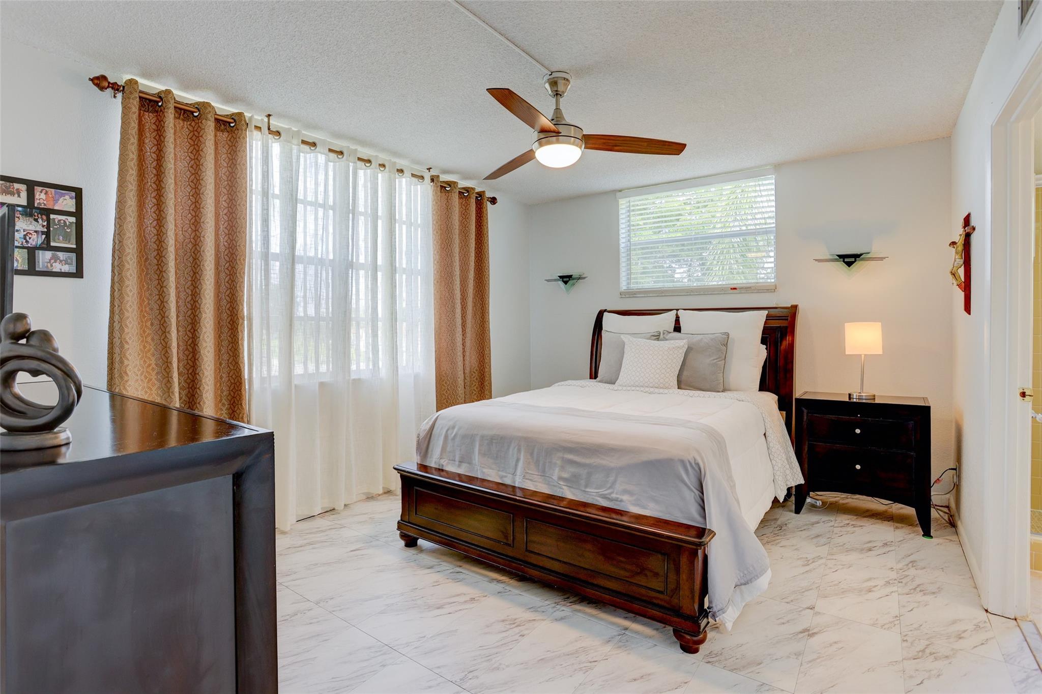 PALM SPRINGS I - Residential