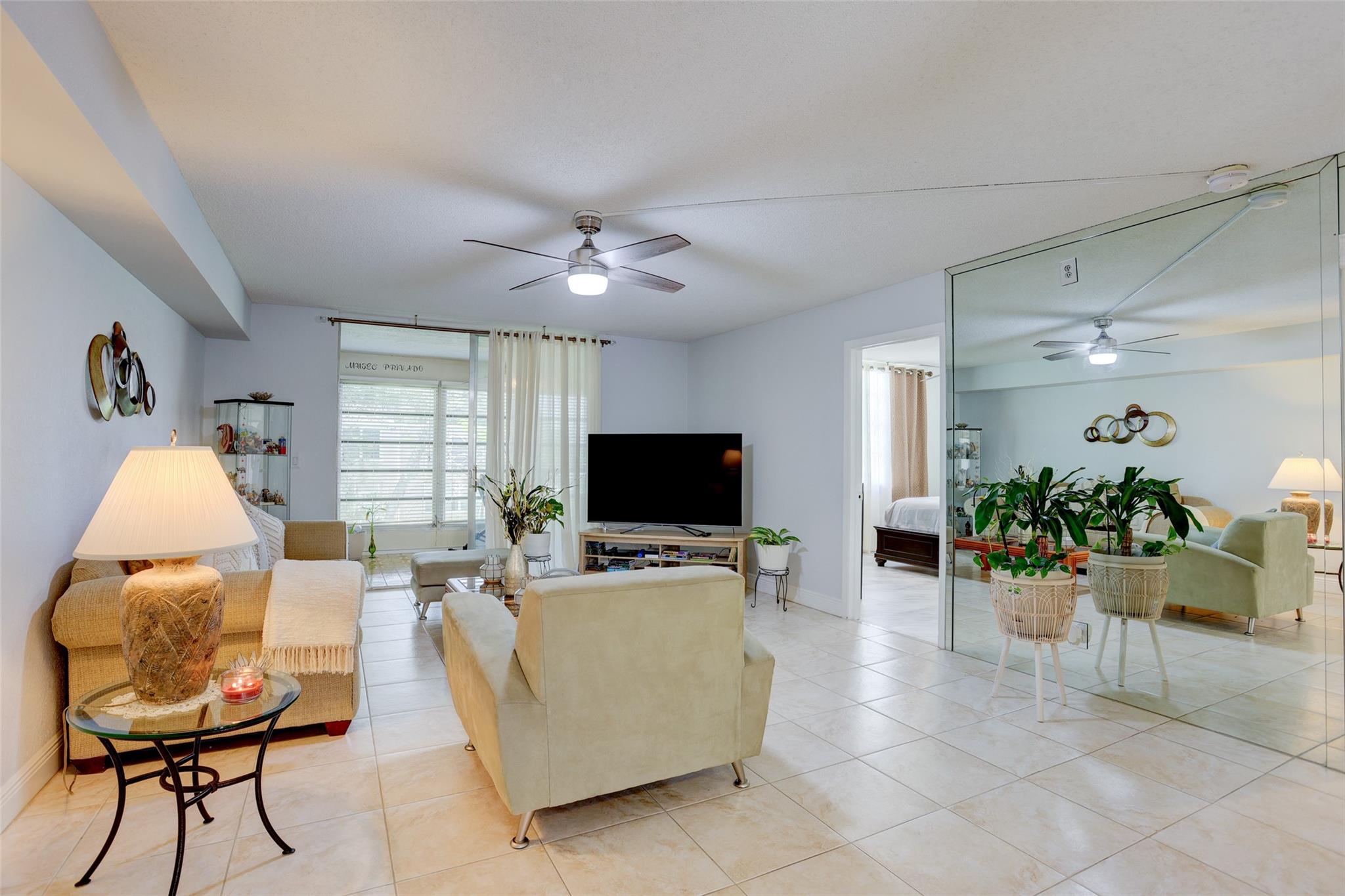 PALM SPRINGS I - Residential