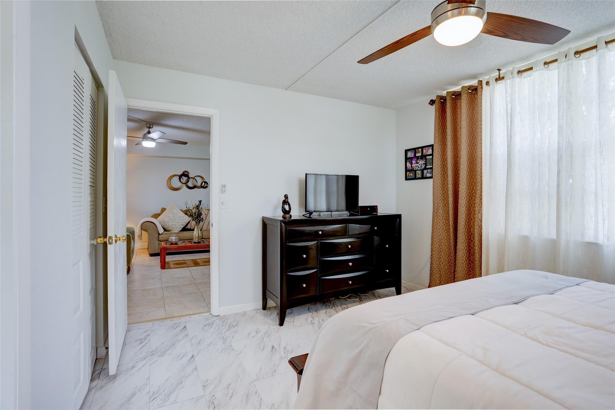 PALM SPRINGS I - Residential