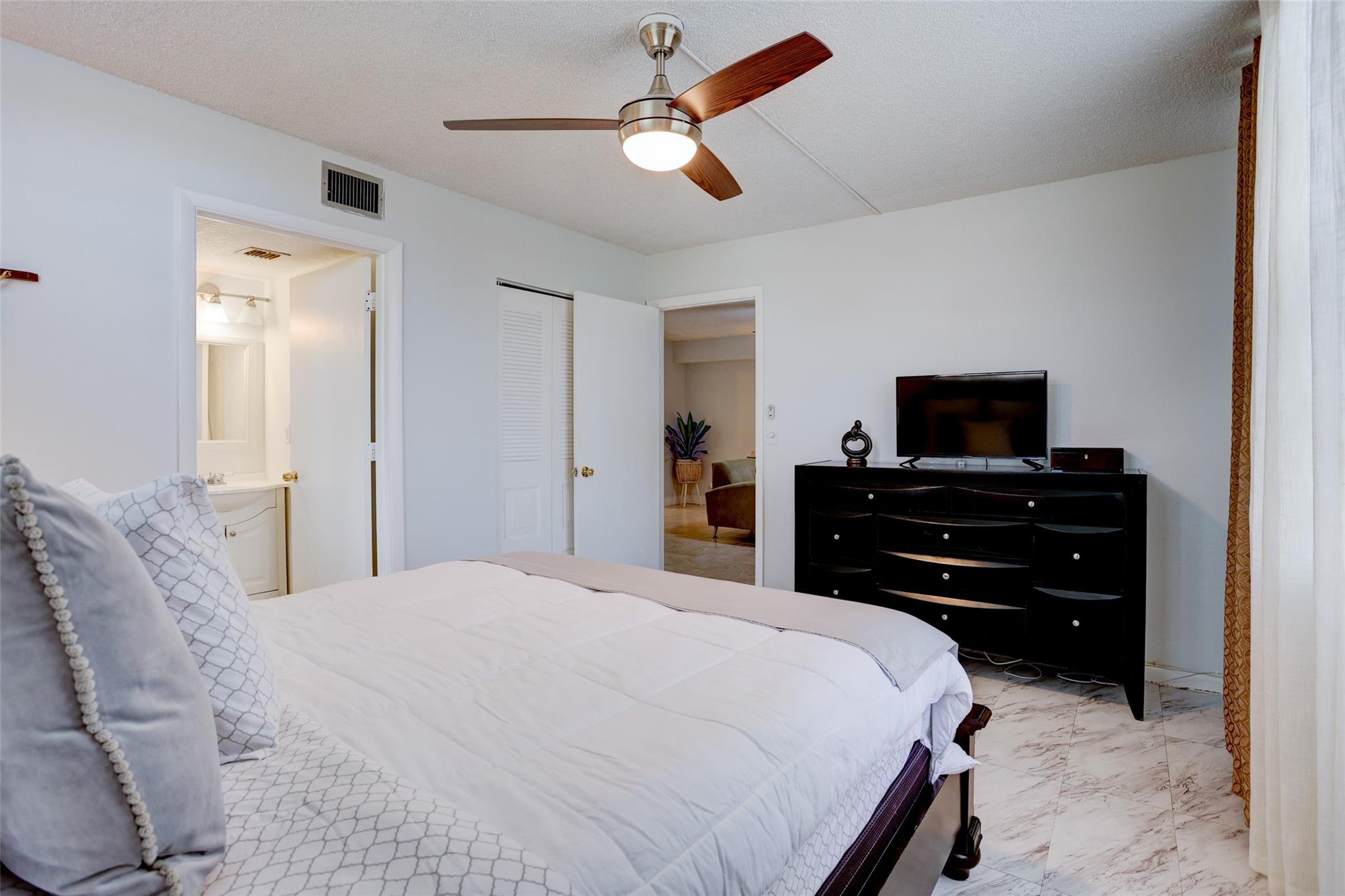 PALM SPRINGS I - Residential