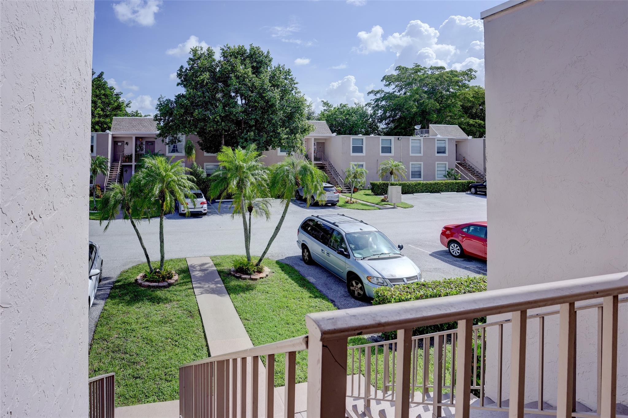 PALM SPRINGS I - Residential