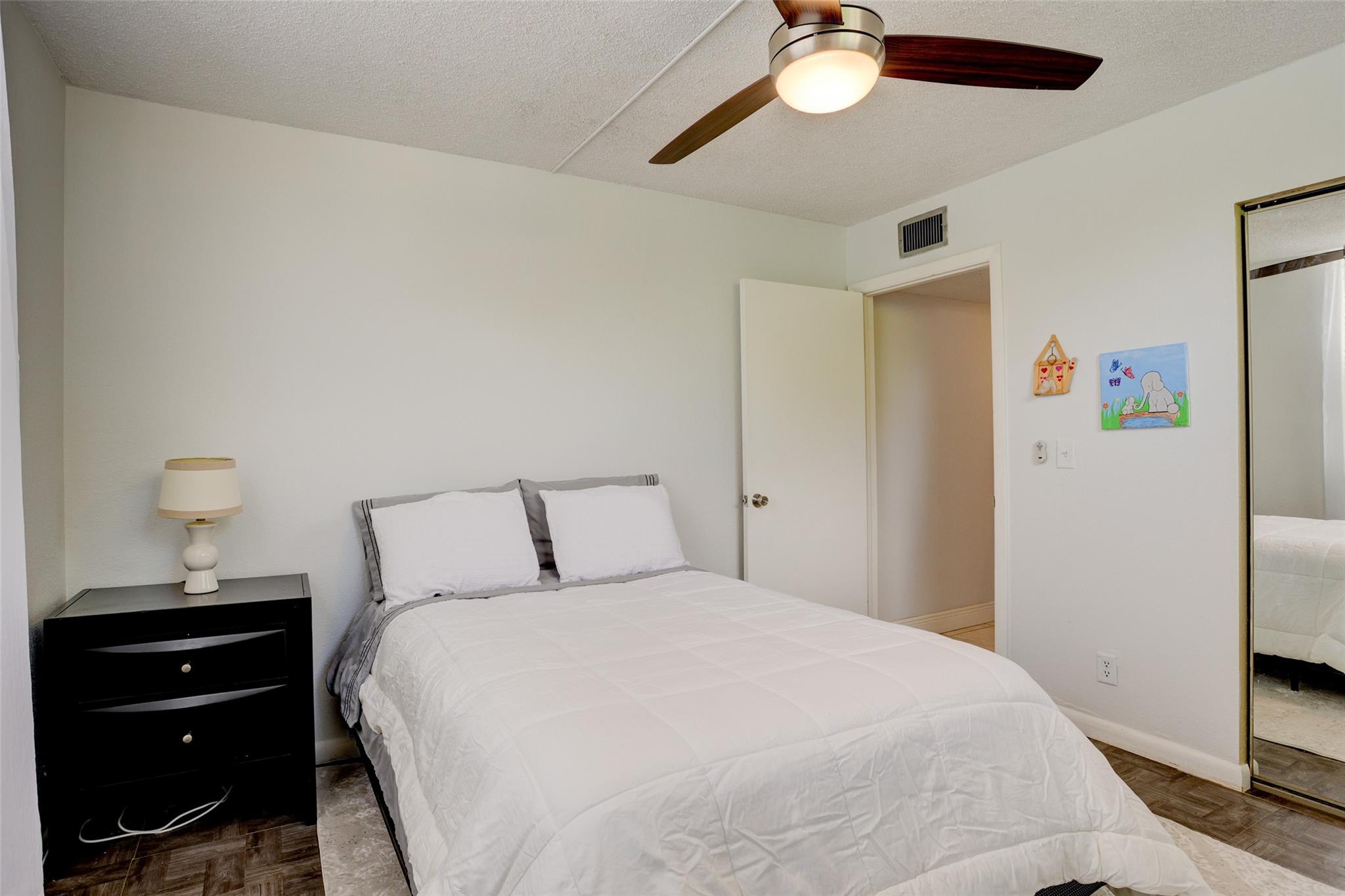 PALM SPRINGS I - Residential