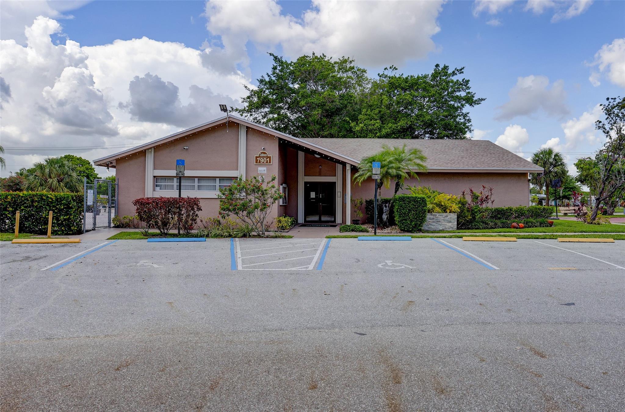 PALM SPRINGS I - Residential