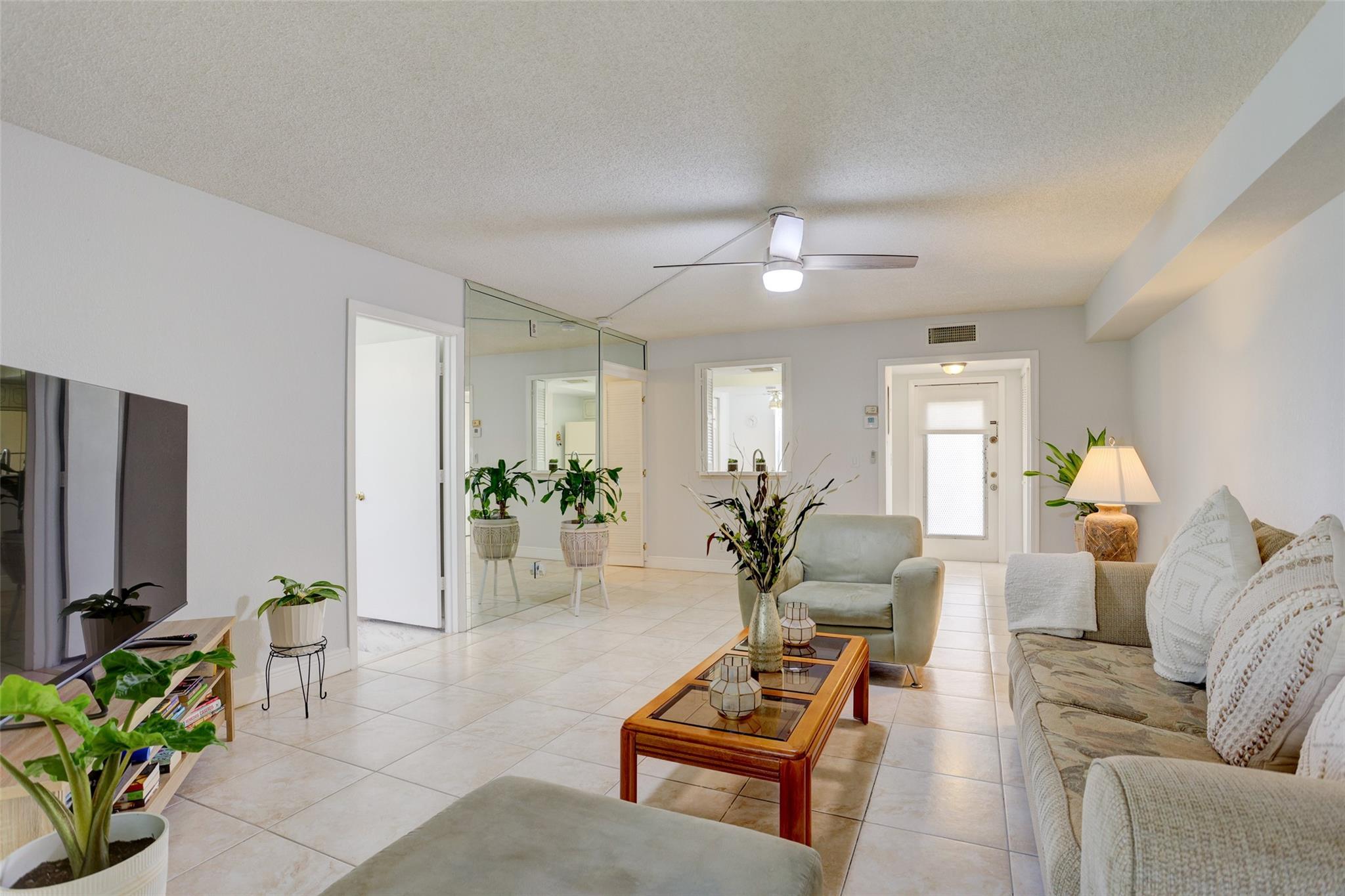 PALM SPRINGS I - Residential