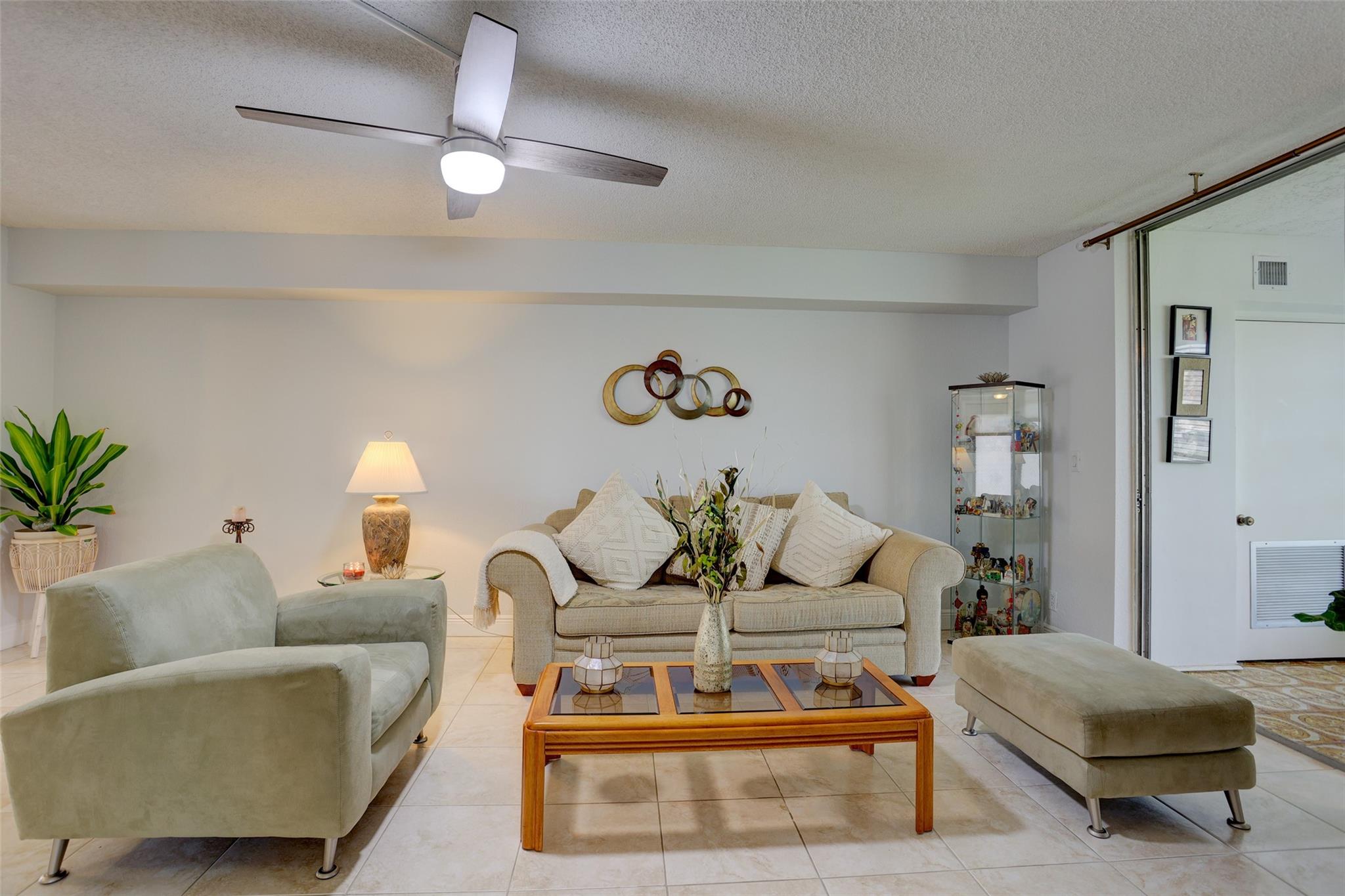 PALM SPRINGS I - Residential