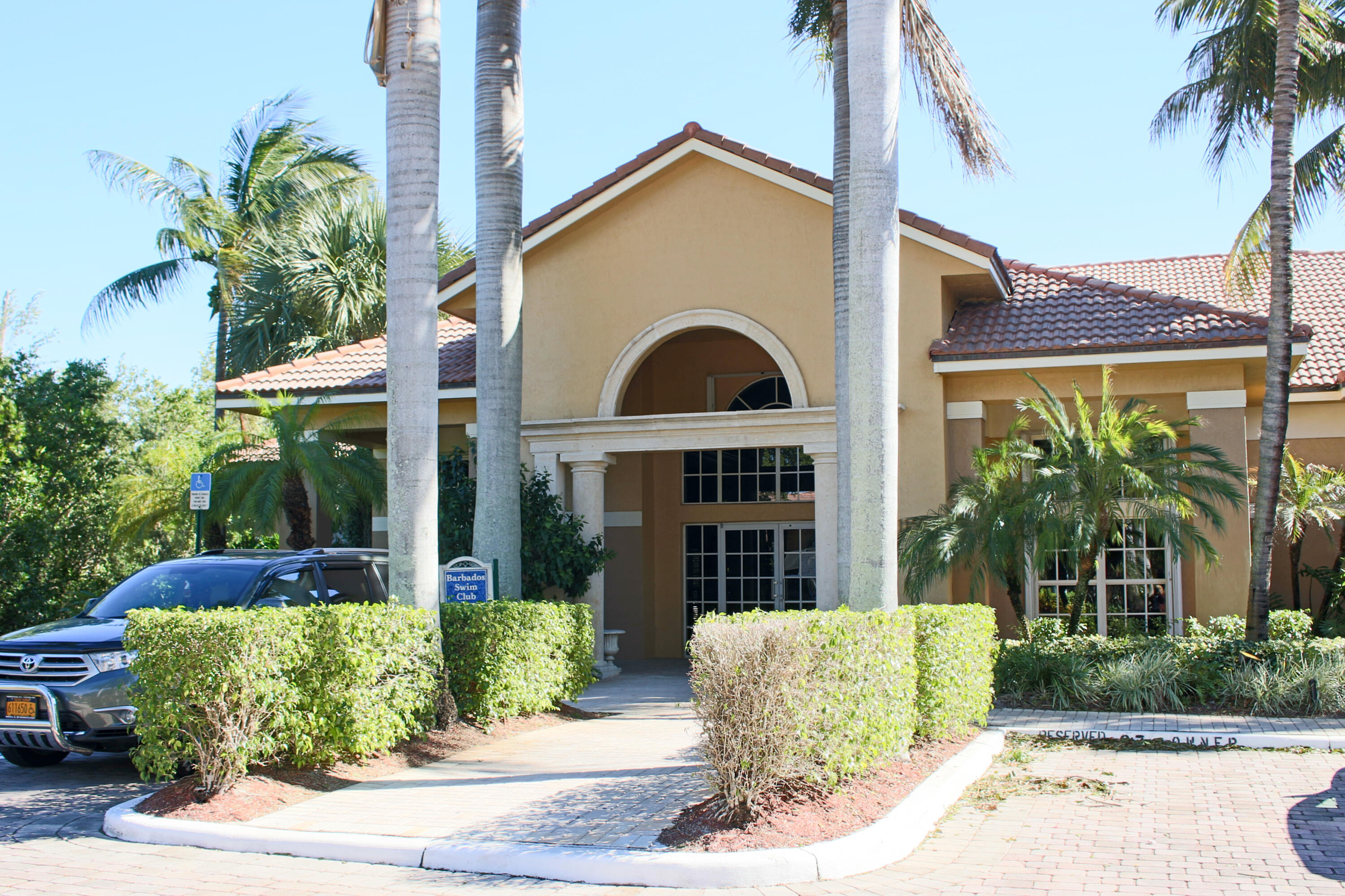 HYPOLUXOS MARINERS CAY CONDO - Residential Lease