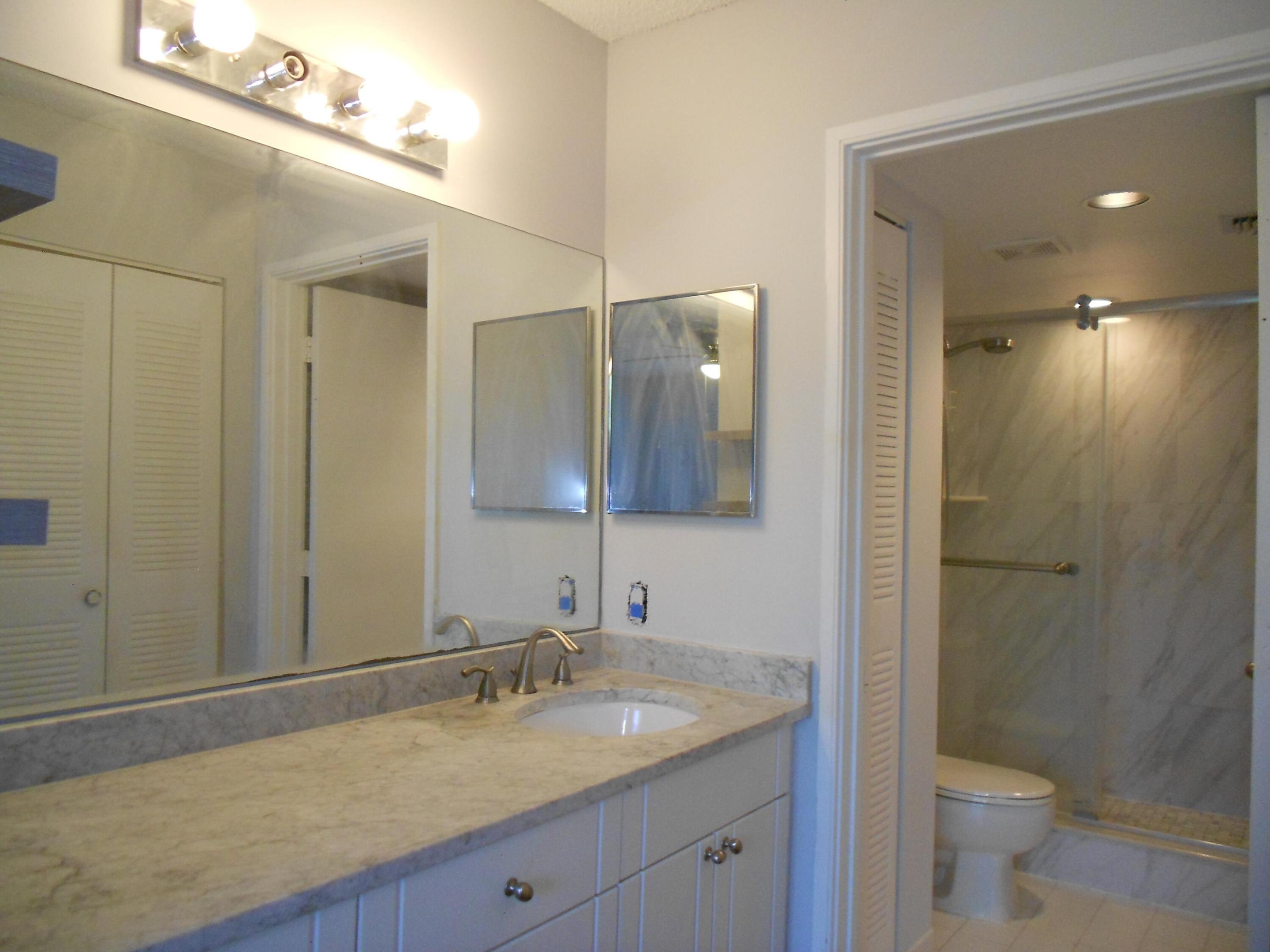 HYPOLUXOS MARINERS CAY CONDO - Residential Lease