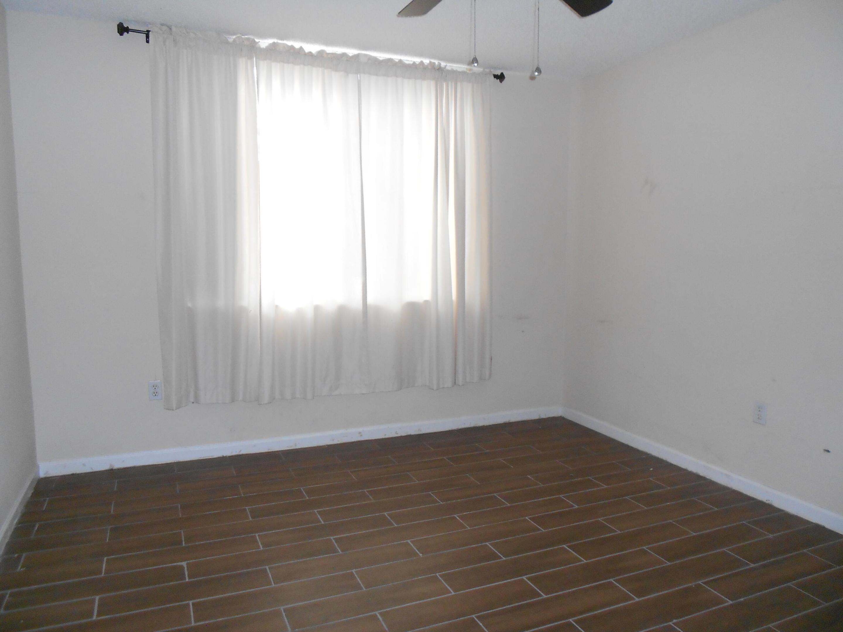 HYPOLUXOS MARINERS CAY CONDO - Residential Lease