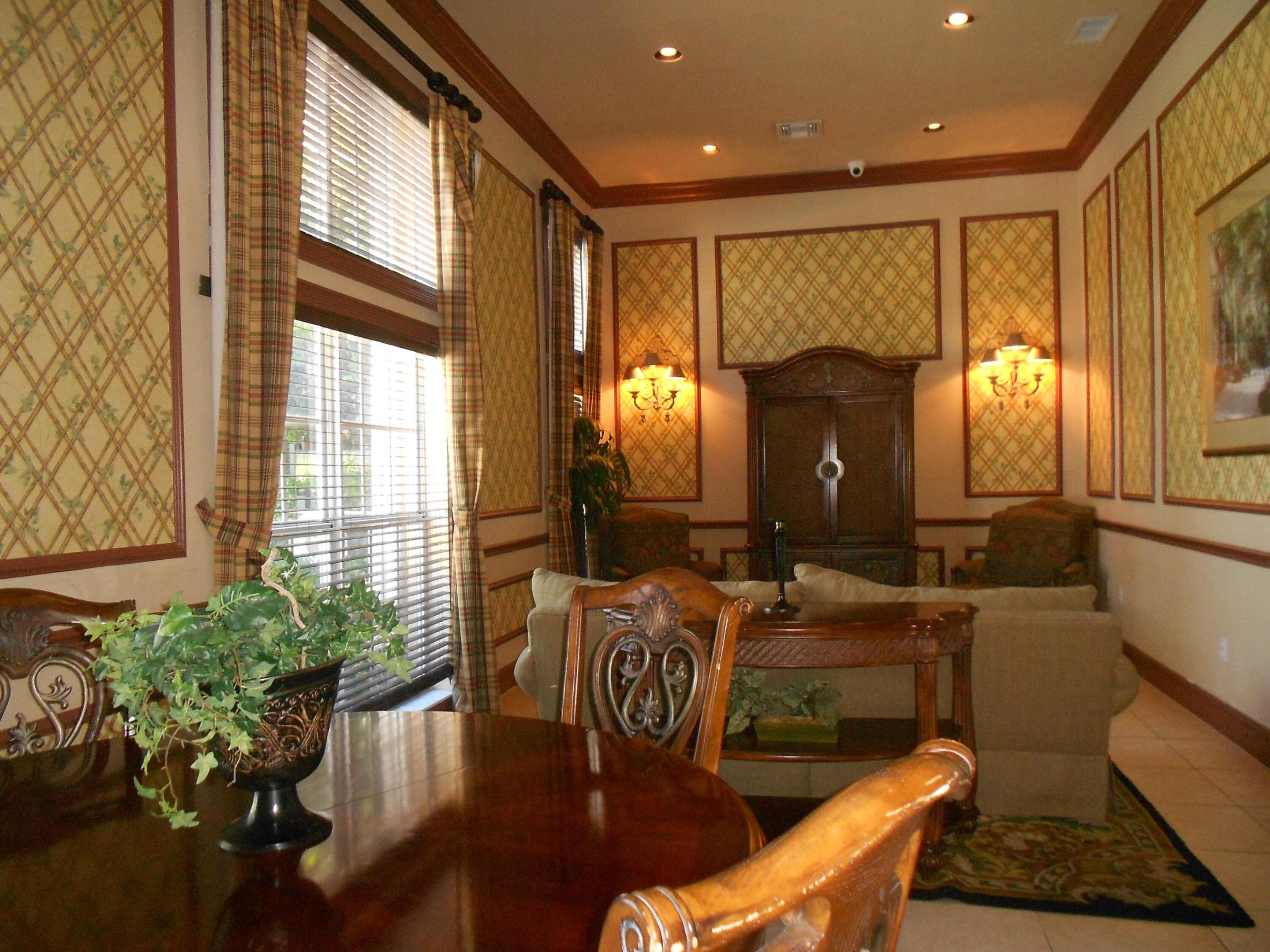 HYPOLUXOS MARINERS CAY CONDO - Residential Lease