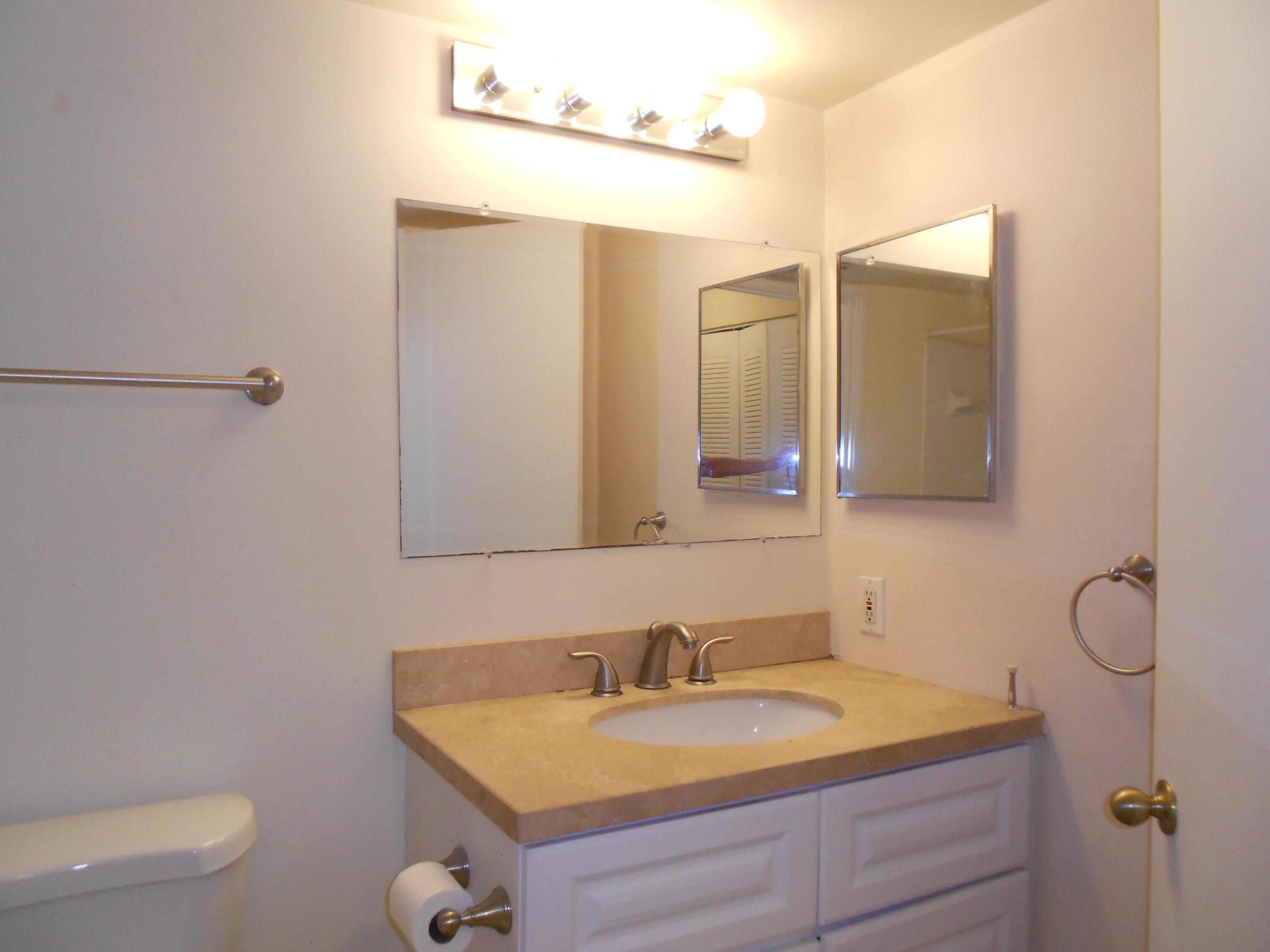 HYPOLUXOS MARINERS CAY CONDO - Residential Lease