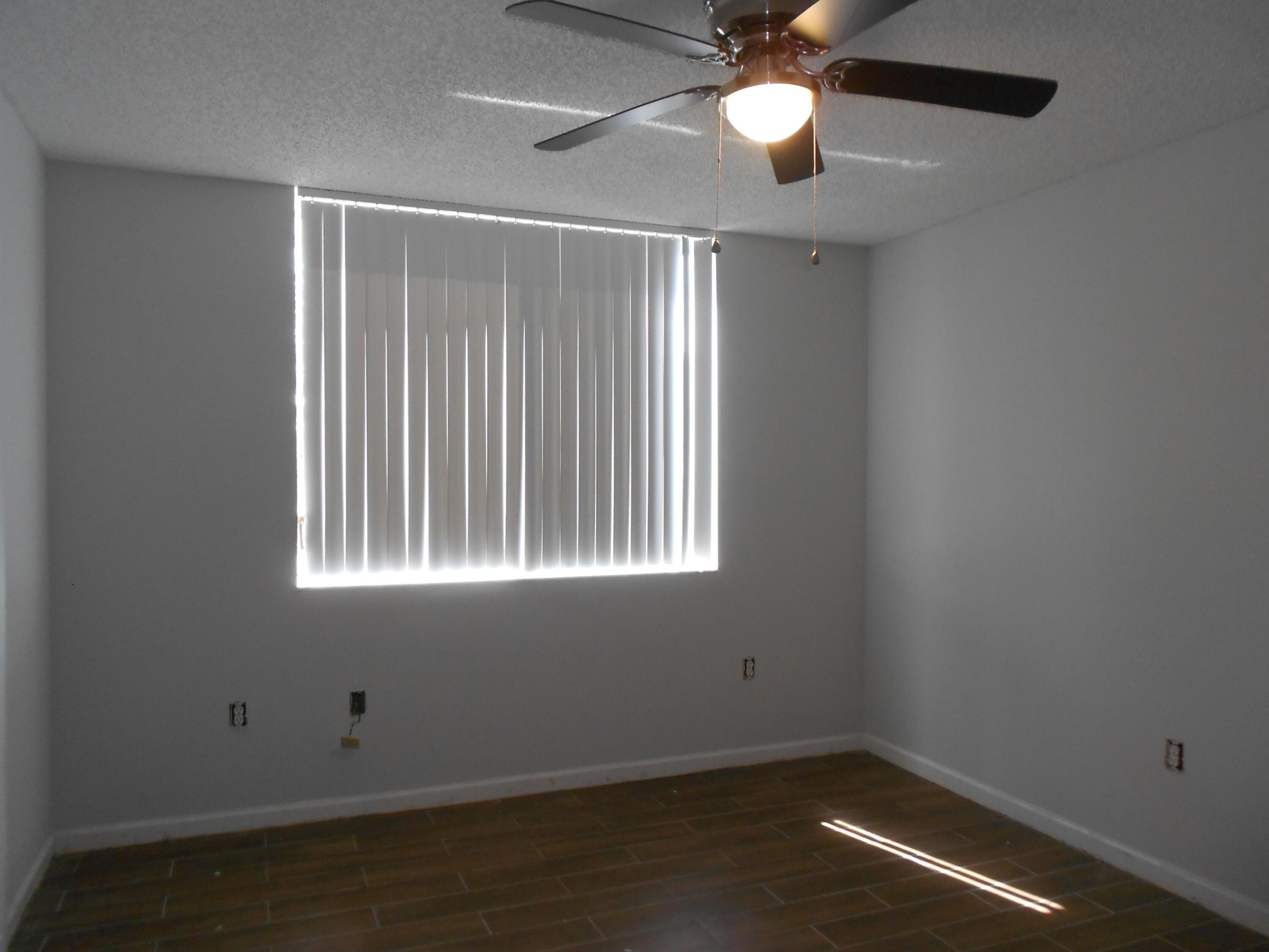 HYPOLUXOS MARINERS CAY CONDO - Residential Lease