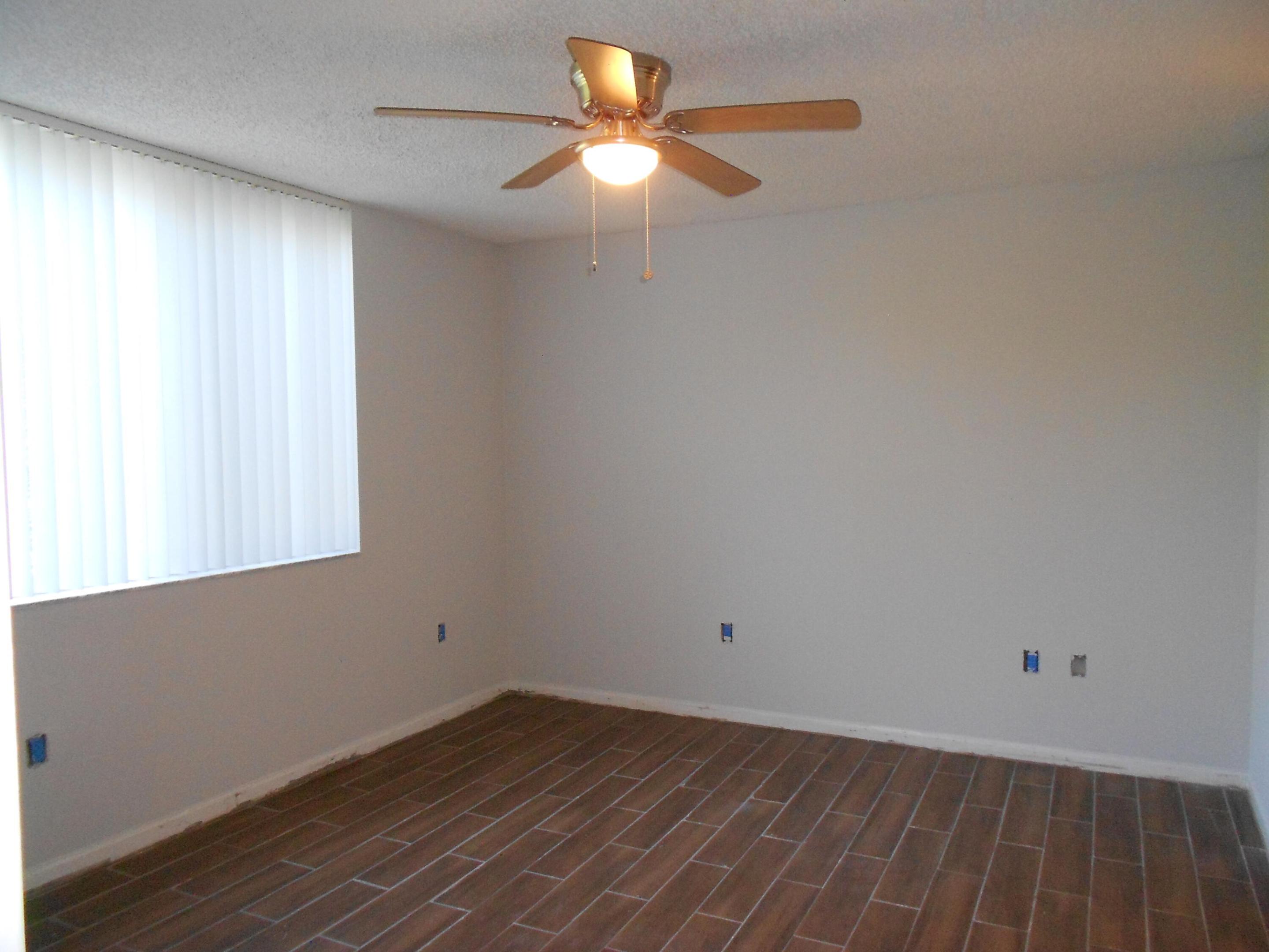 HYPOLUXOS MARINERS CAY CONDO - Residential Lease