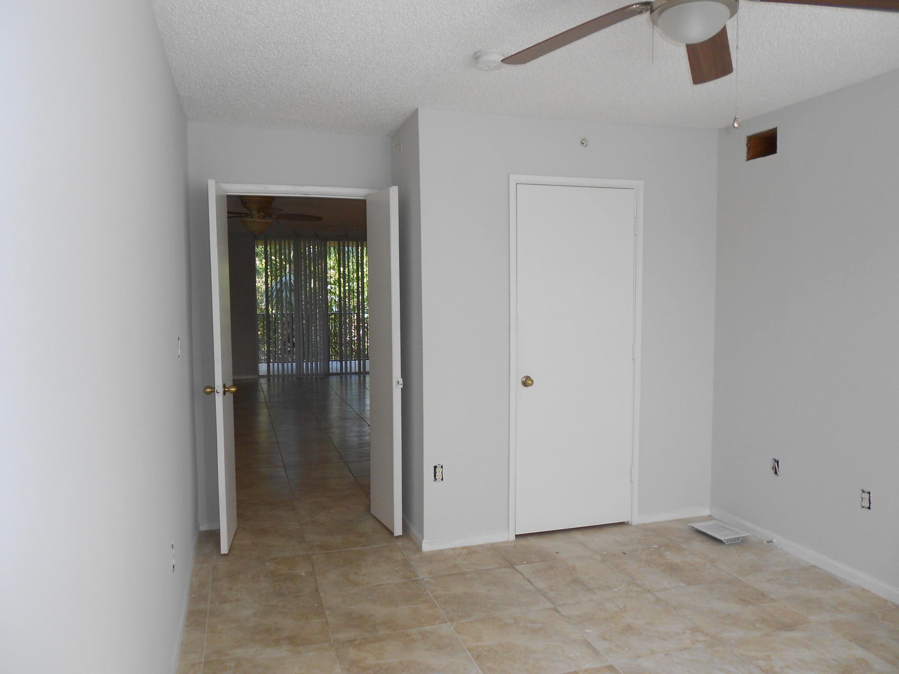 HYPOLUXOS MARINERS CAY CONDO - Residential Lease