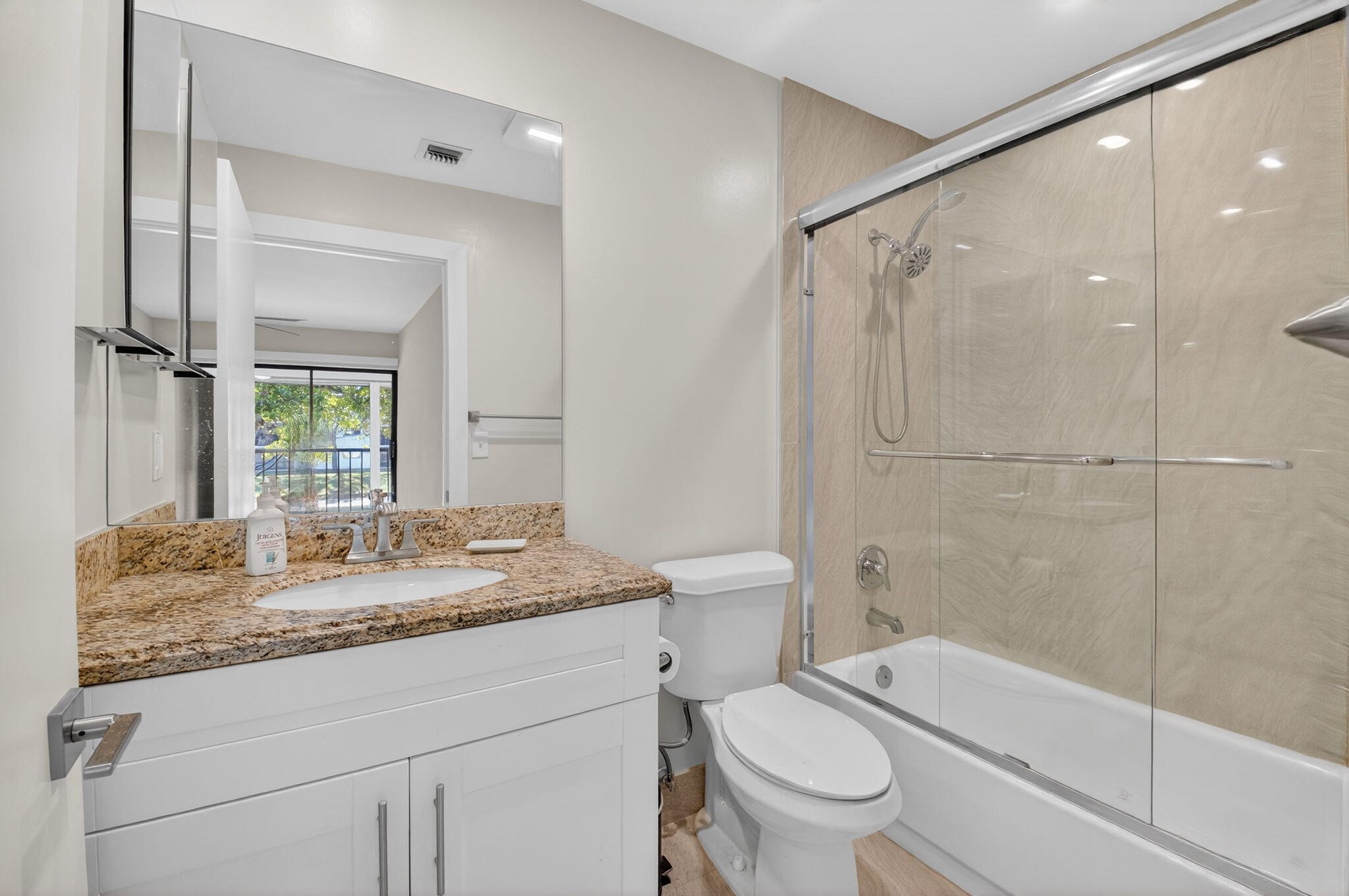 WITNEY E CONDO - Residential