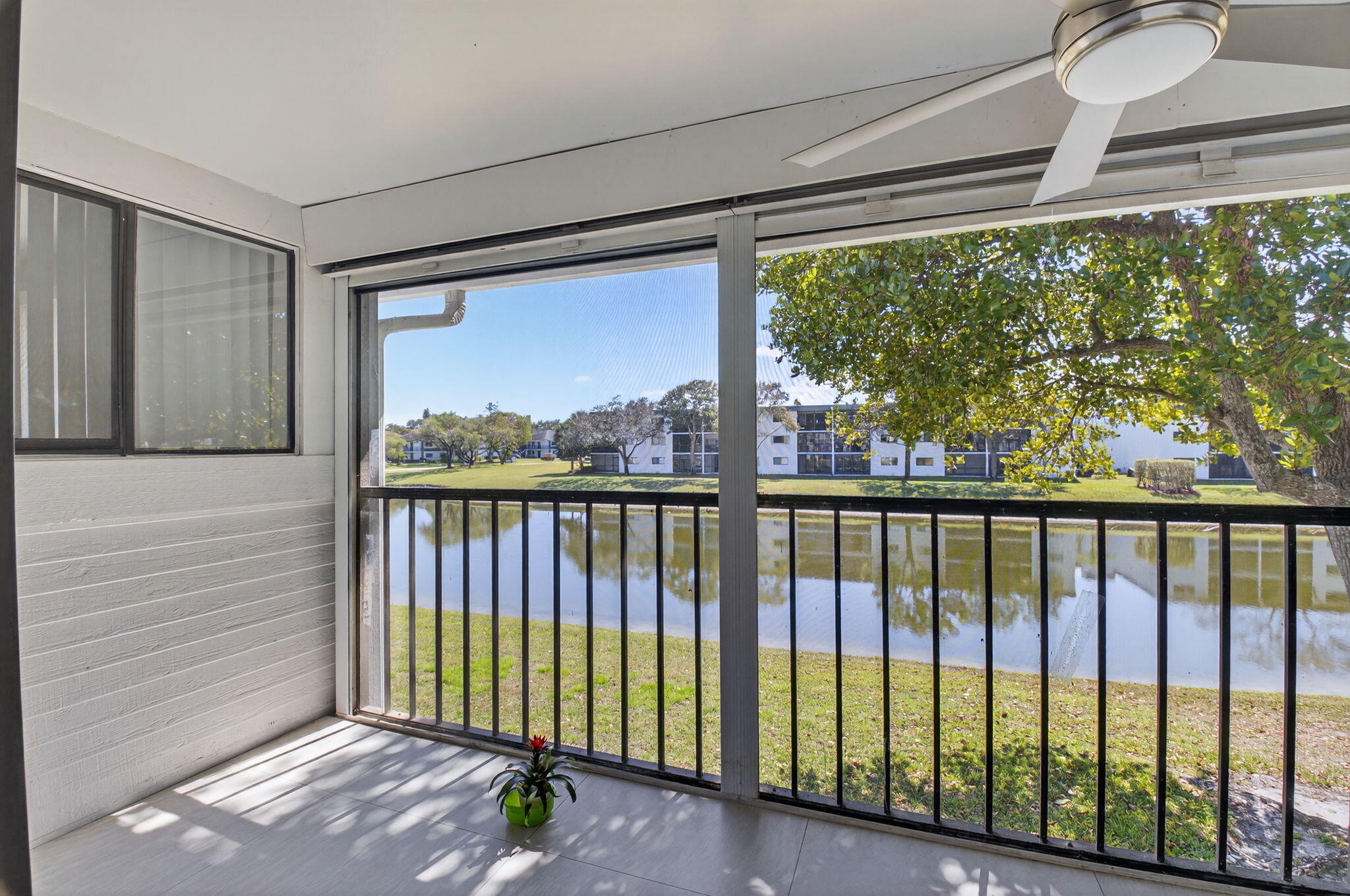 WITNEY E CONDO - Residential