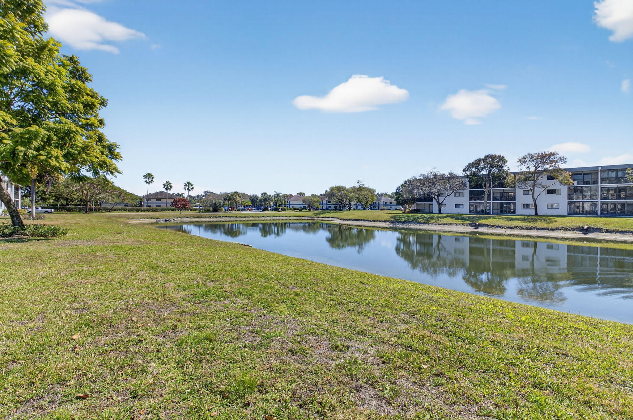 WITNEY E CONDO - Residential