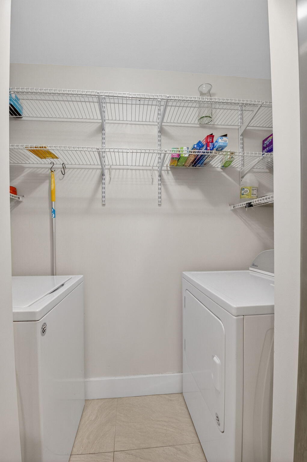 WITNEY E CONDO - Residential