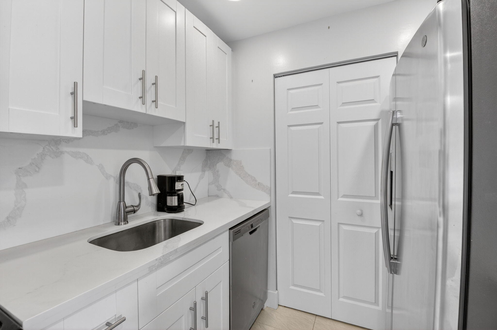 WITNEY E CONDO - Residential