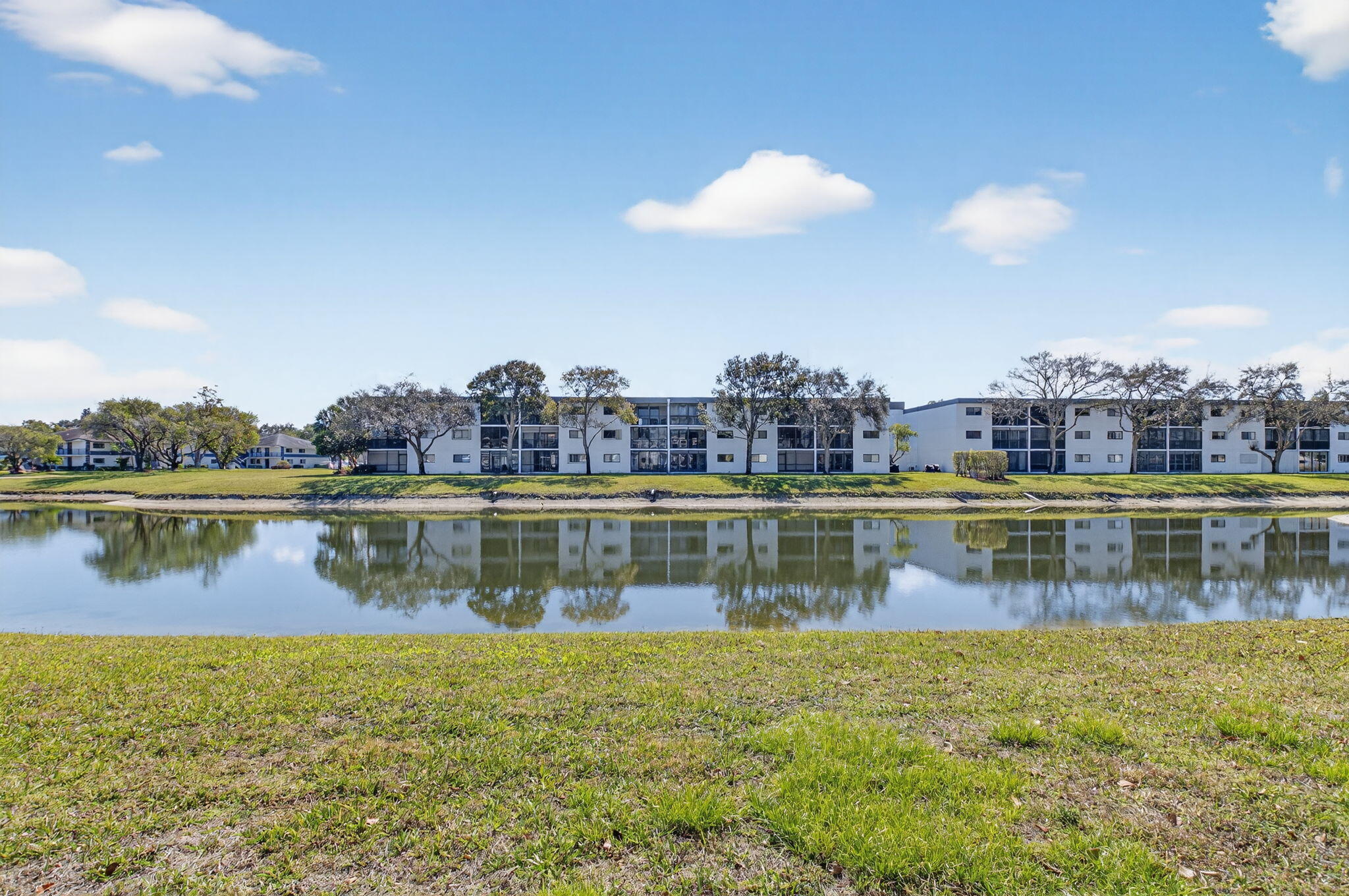 WITNEY E CONDO - Residential