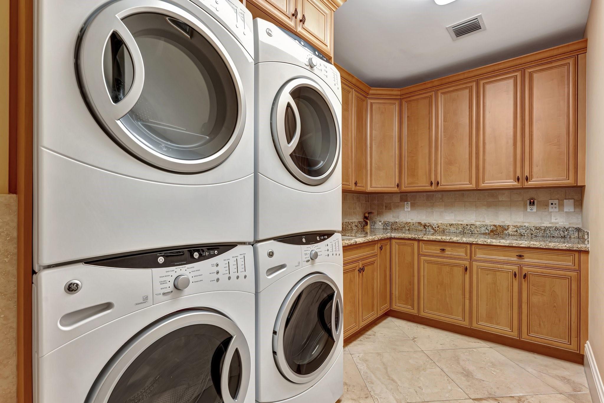 Estates of Pinetree - Residential