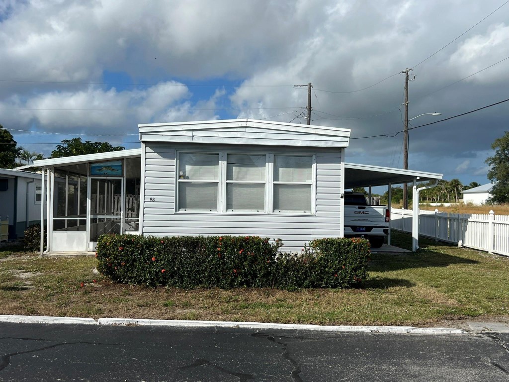 Sea Breeze Mobile Manor U - Residential