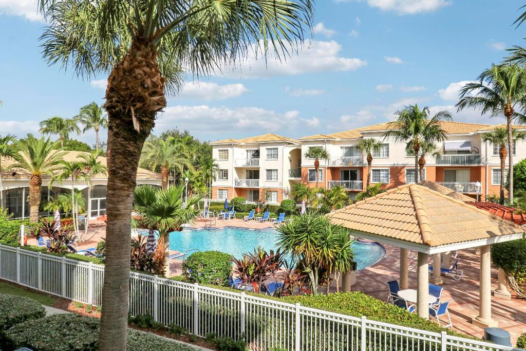 Photo of 5206 Myrtlewood Circle E #5206, Palm Beach Gardens, FL 33418 (MLS # R11135684)