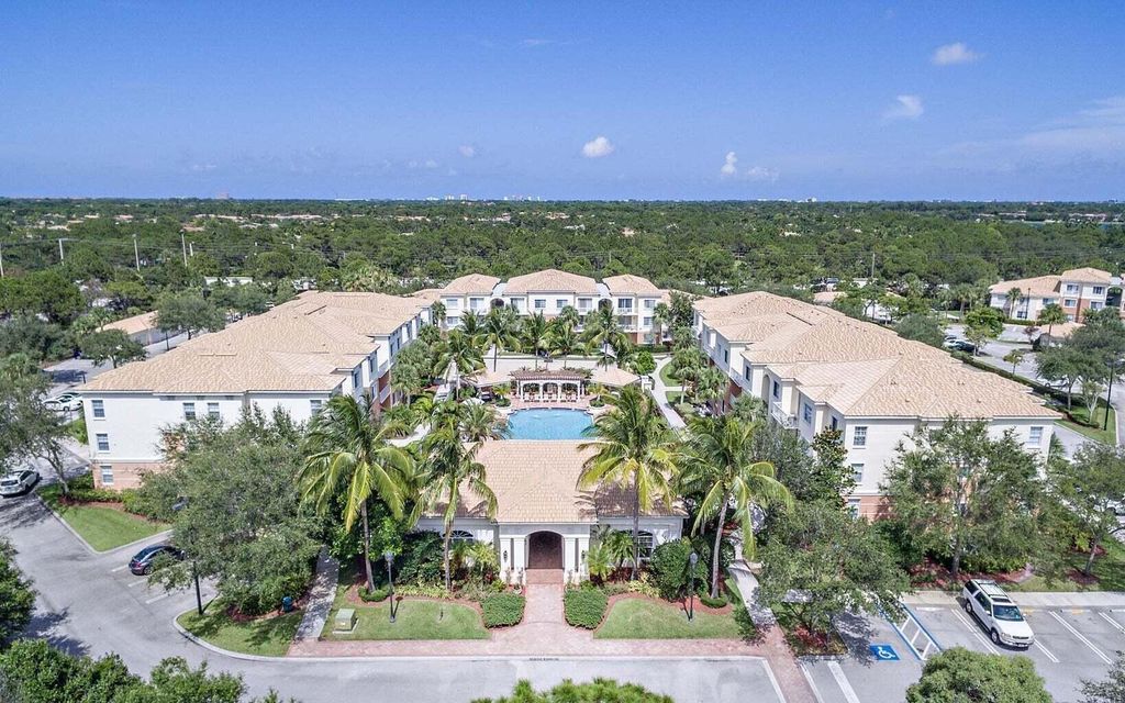 Photo of 5206 Myrtlewood Circle E #5206, Palm Beach Gardens, FL 33418 (MLS # R11135684)