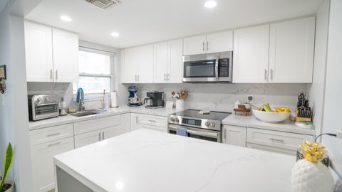 8285 Sunrise Lakes Boulevard 110 Sunrise FL 33322