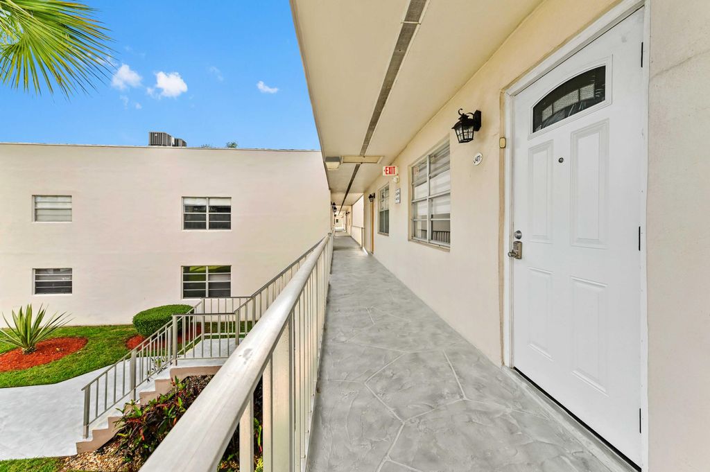 Photo of 471 Capri J Drive, Delray Beach, FL 33484 (MLS # B26008167)