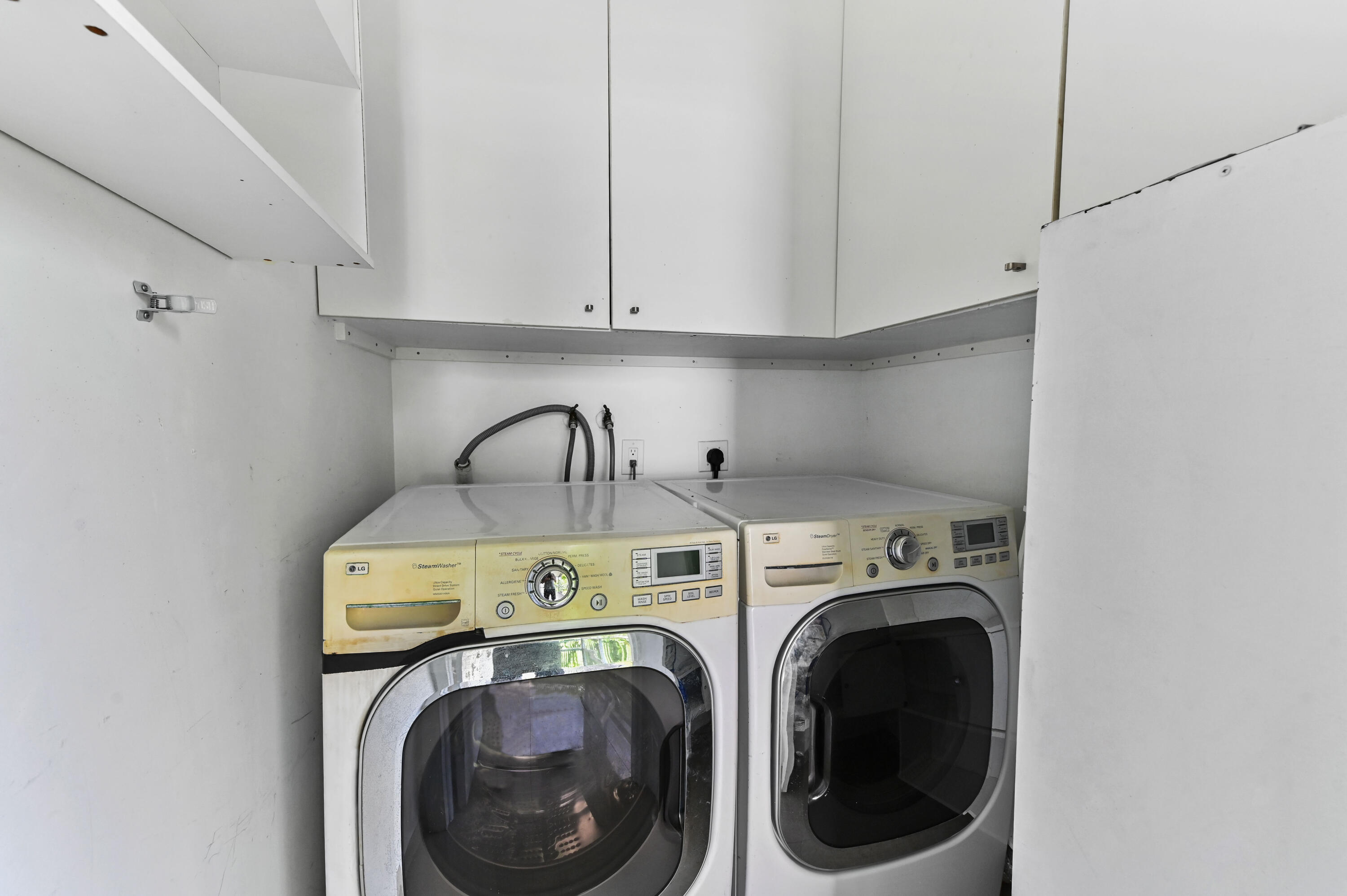 KINGS POINT CAPRI CONDOS - Residential