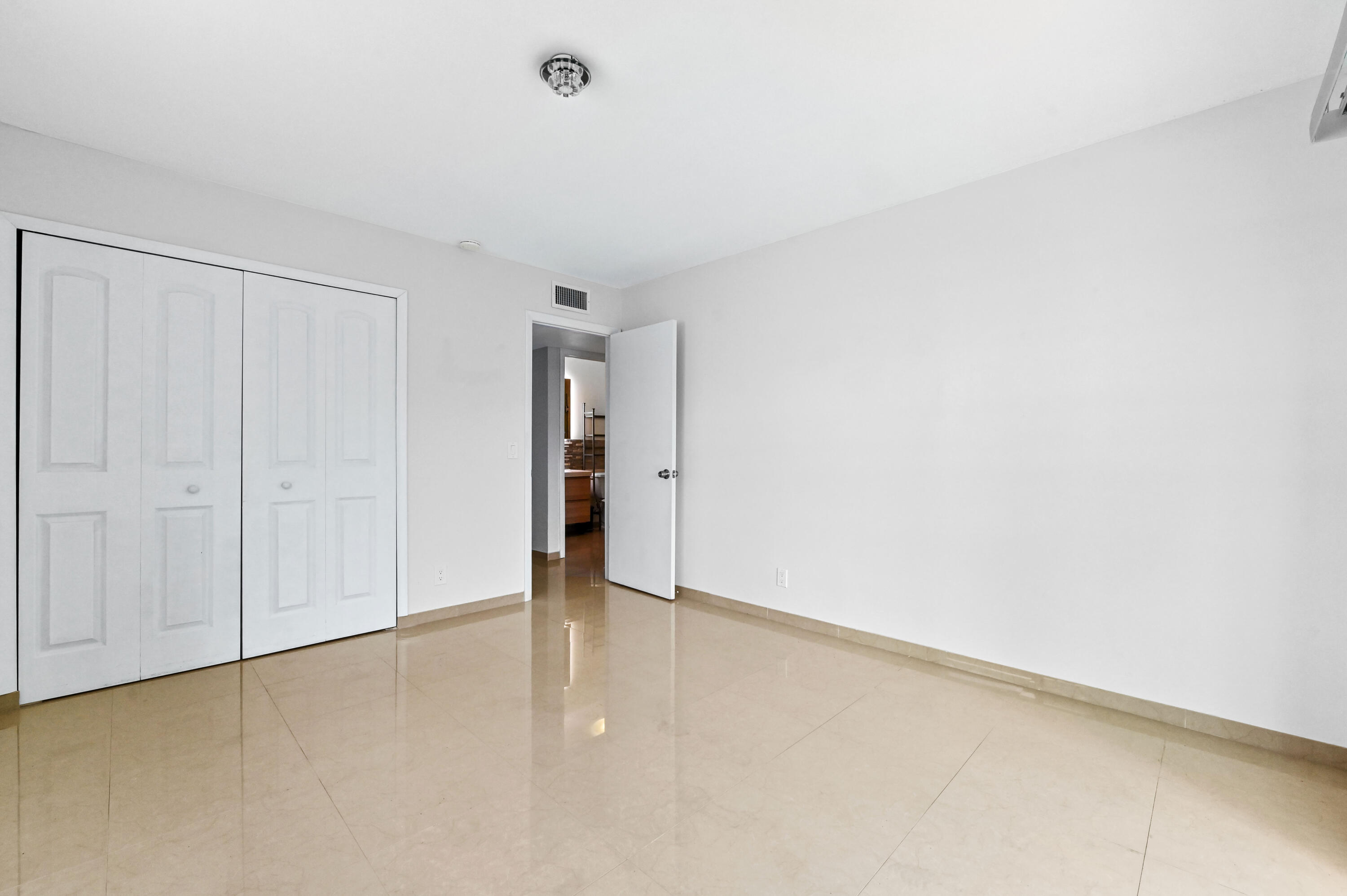 KINGS POINT CAPRI CONDOS - Residential