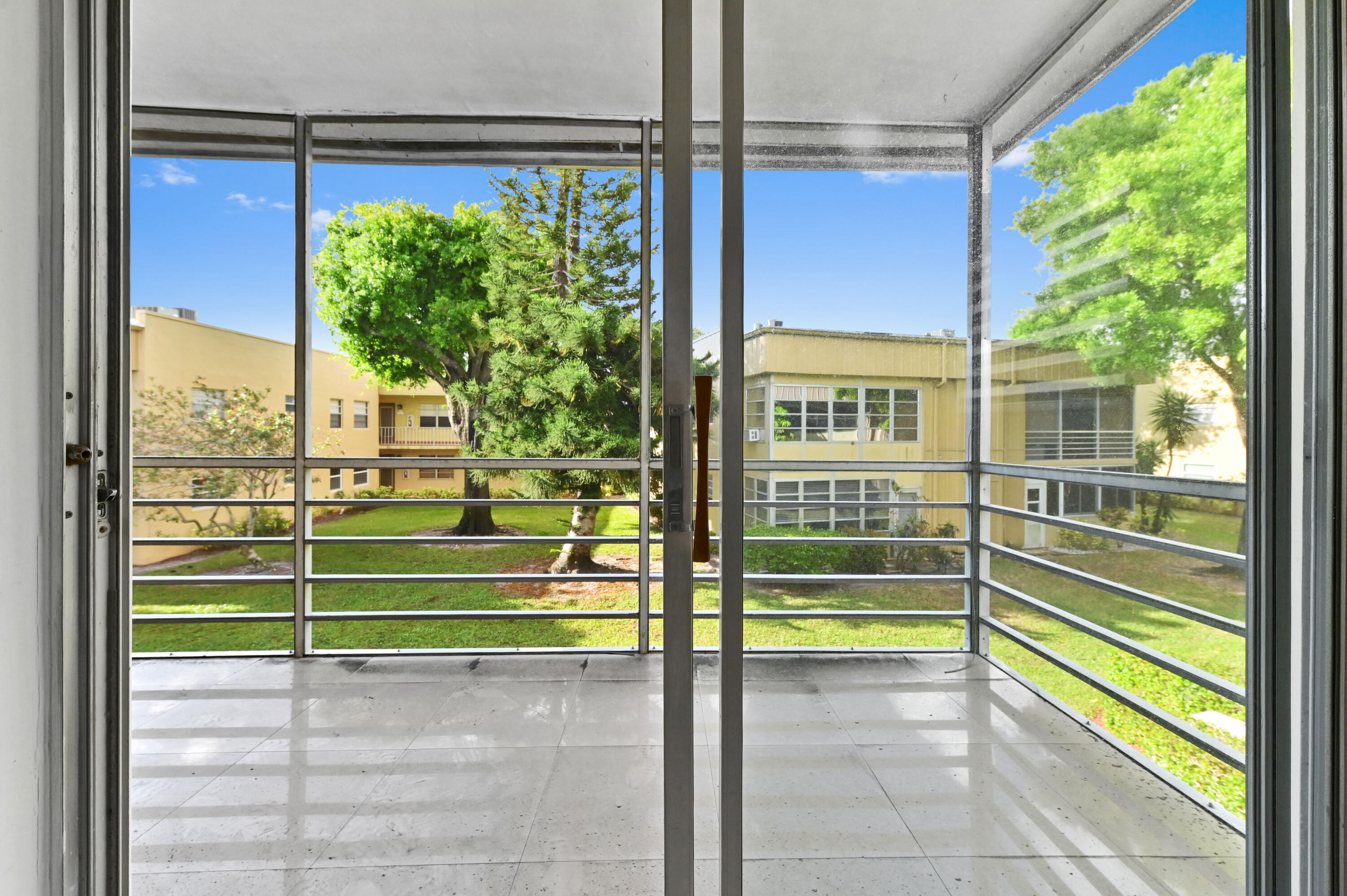 KINGS POINT CAPRI CONDOS - Residential