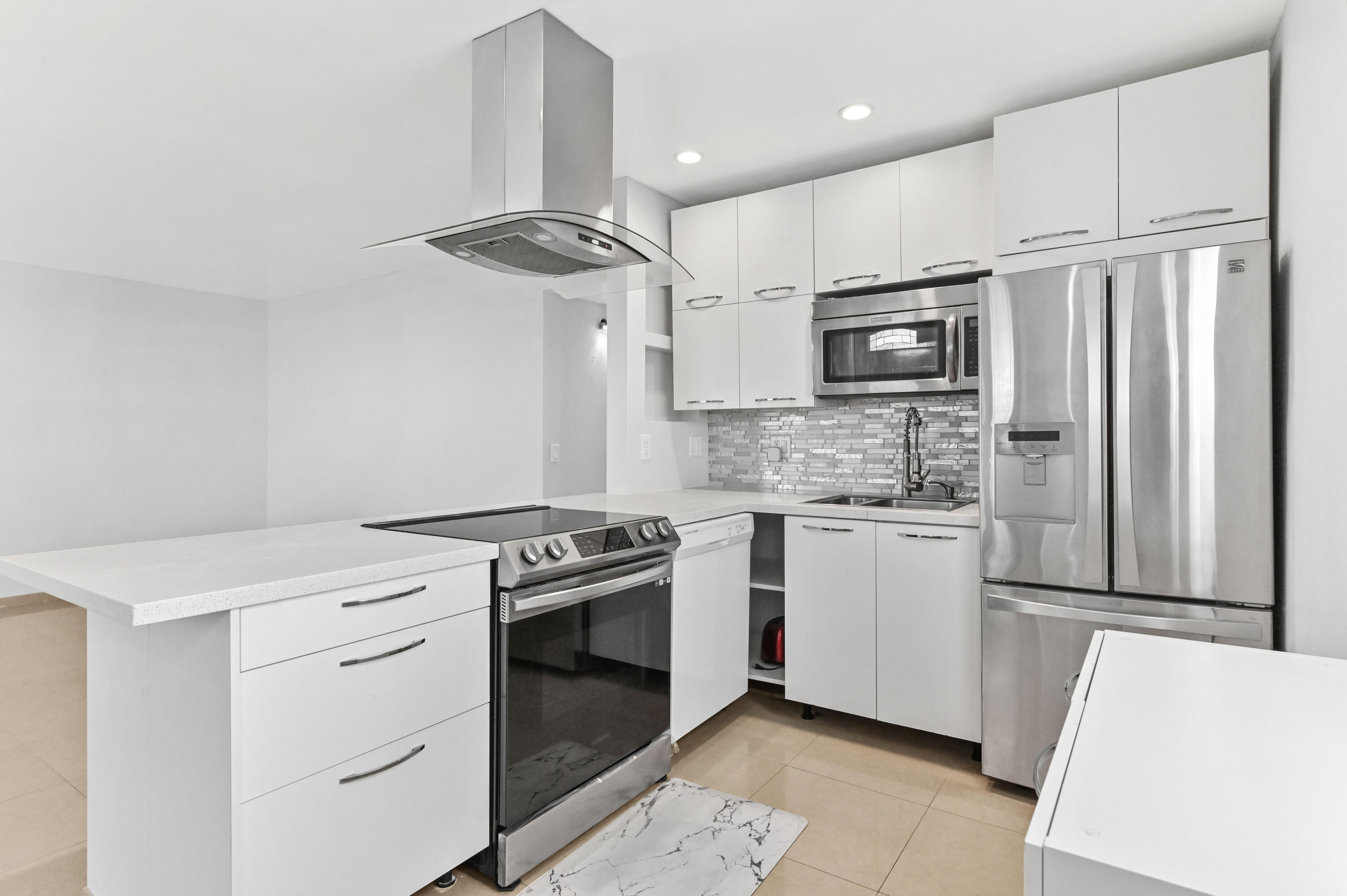 KINGS POINT CAPRI CONDOS - Residential