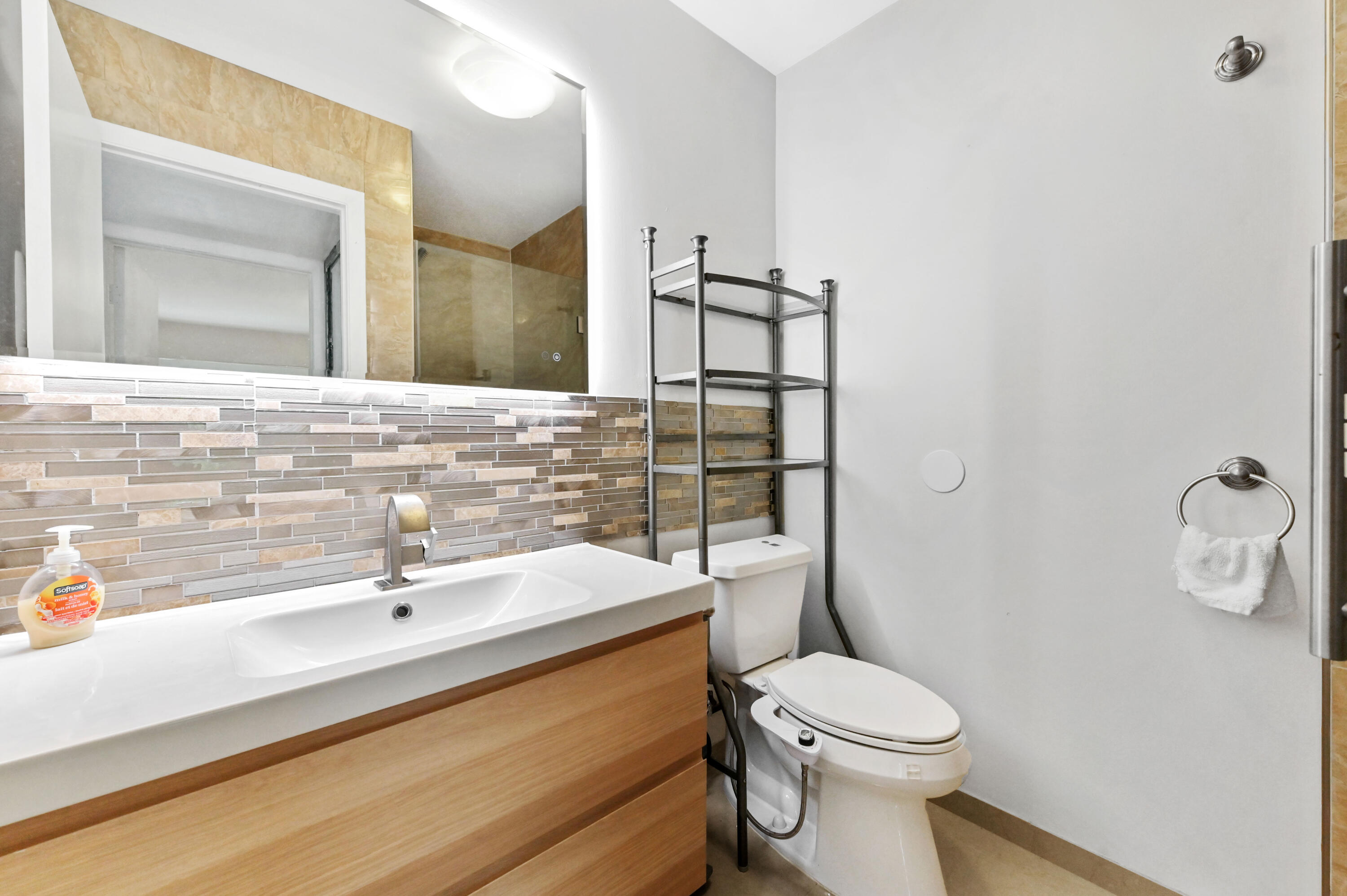 KINGS POINT CAPRI CONDOS - Residential